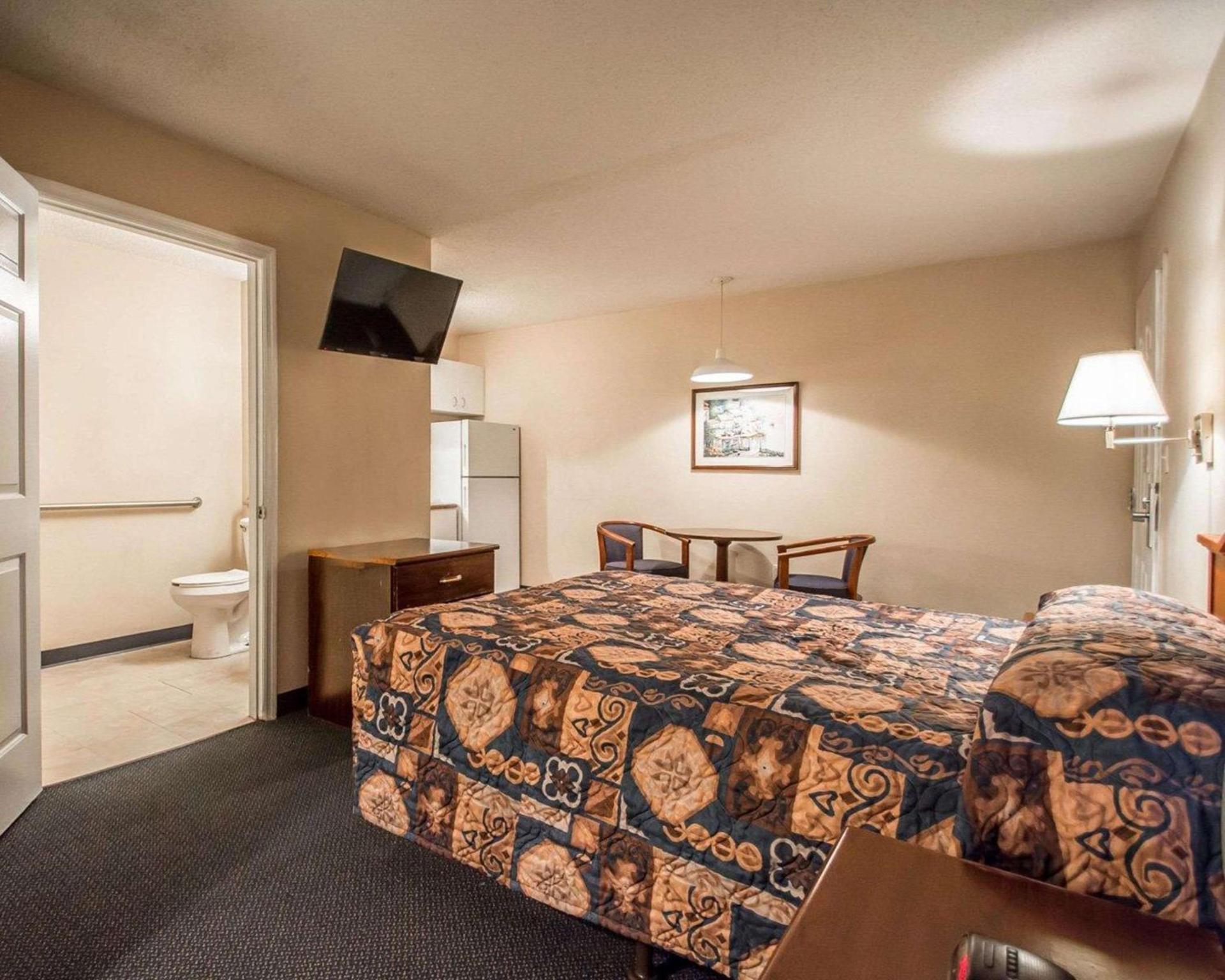 Tampa Bay Extended Stay - Airport photo 20