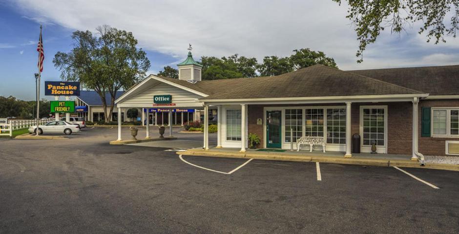 Ambassador Inn photo 3