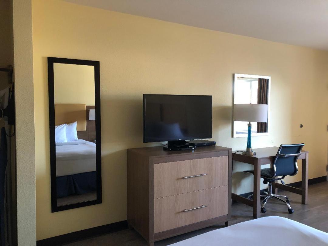 Days Inn by Wyndham Hayward Airport photo 4