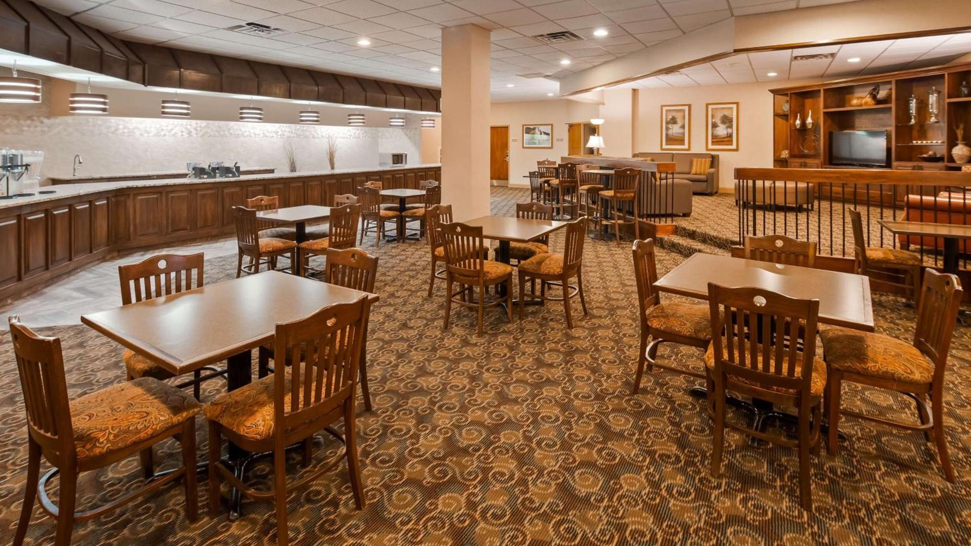 Best Western Crossroads of the Bluffs photo 24