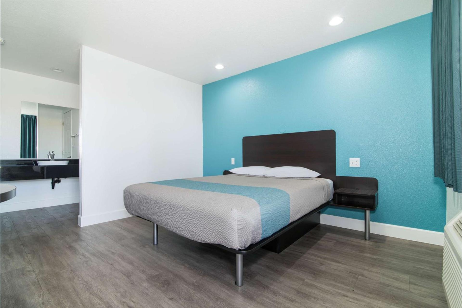 Motel 6 - Moreno Valley - Riverside March Air Base photo 9