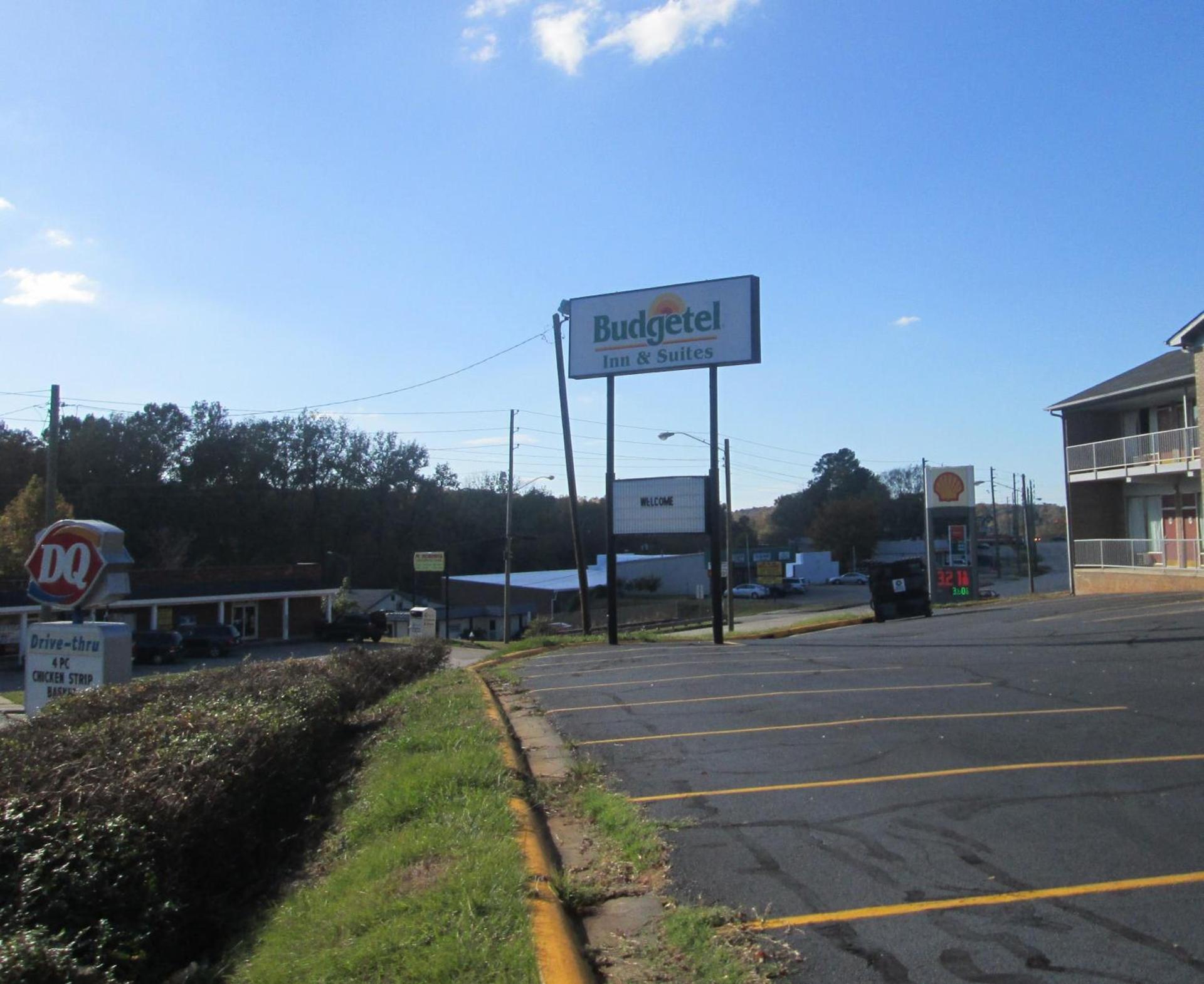 Budgetel Inn & Suites photo 3