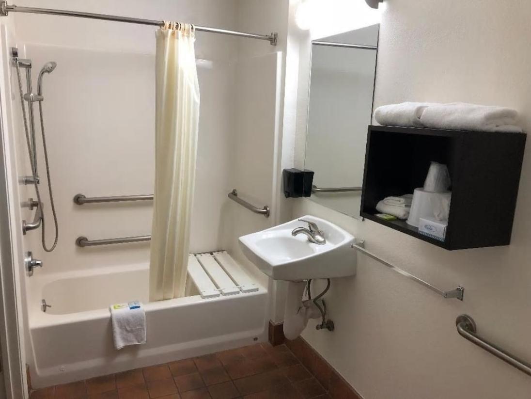 Inn Of Long Beach photo 3