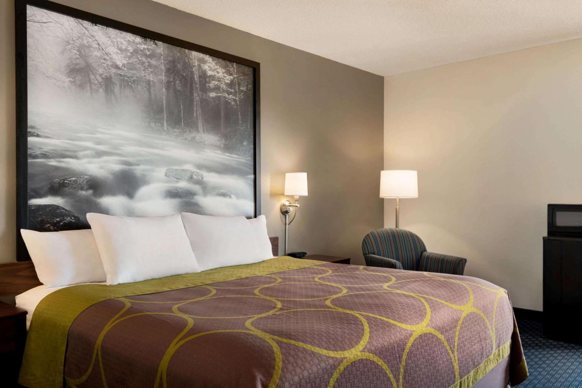 Super 8 by Wyndham Liverpool/Syracuse North Airport photo 9