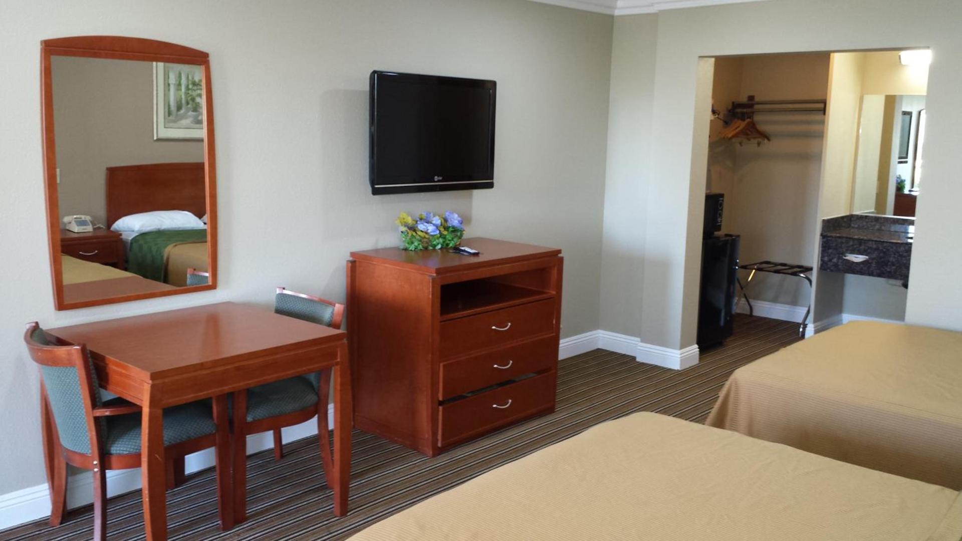 Regency Hotel - Moreno Valley photo 10