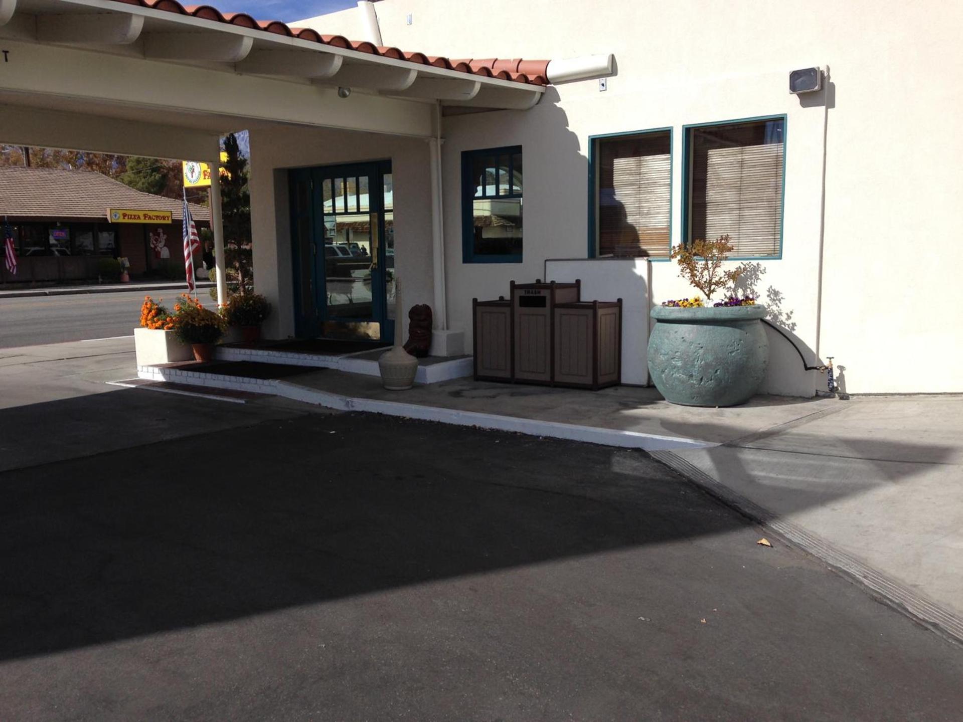 Dow Villa Motel photo 9