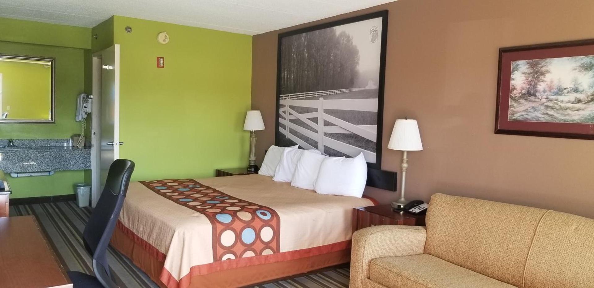 Super 8 by Wyndham Ruther Glen Kings Dominion Area photo 12