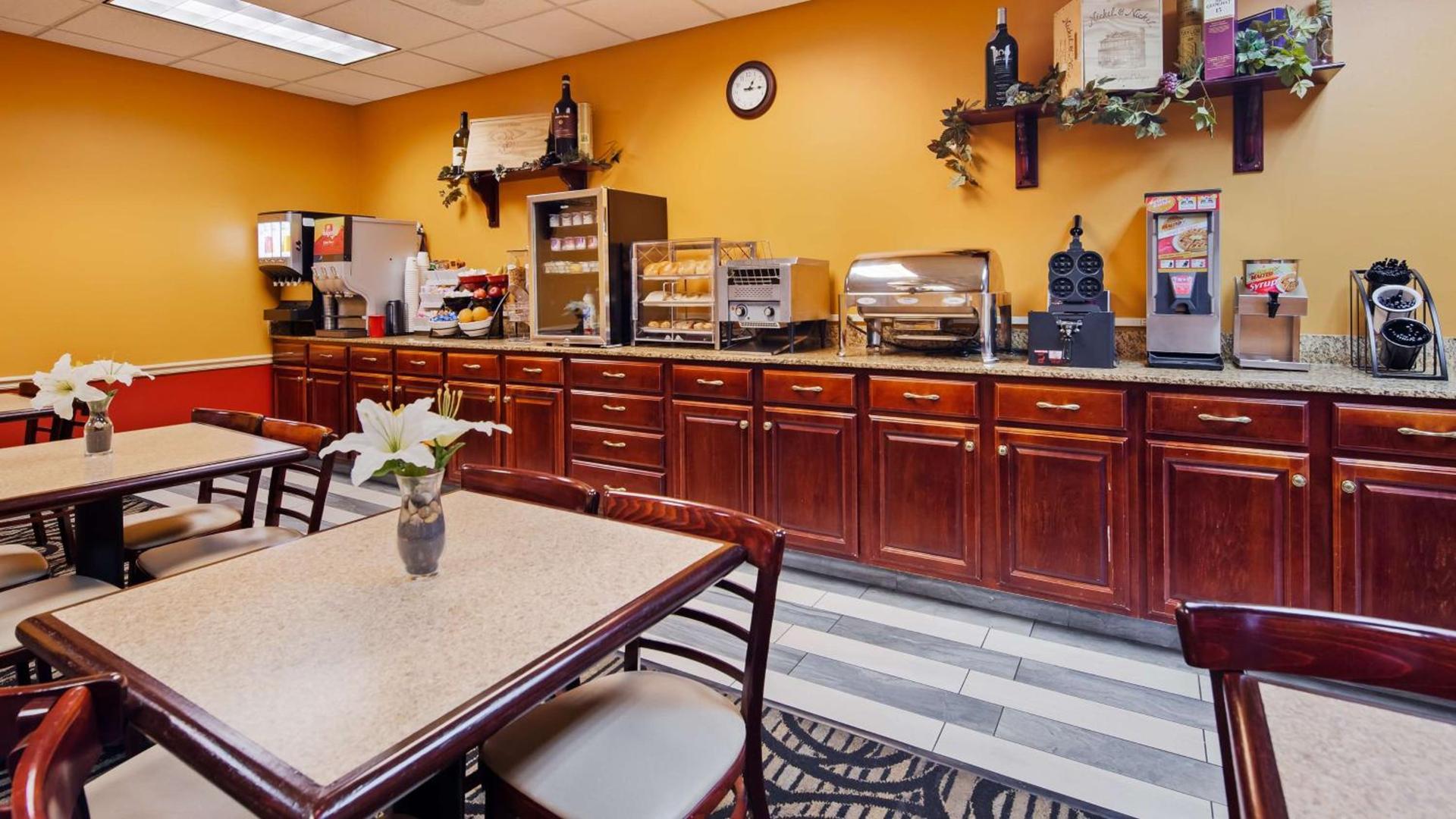 Best Western the Inn at the Fairgrounds photo 7