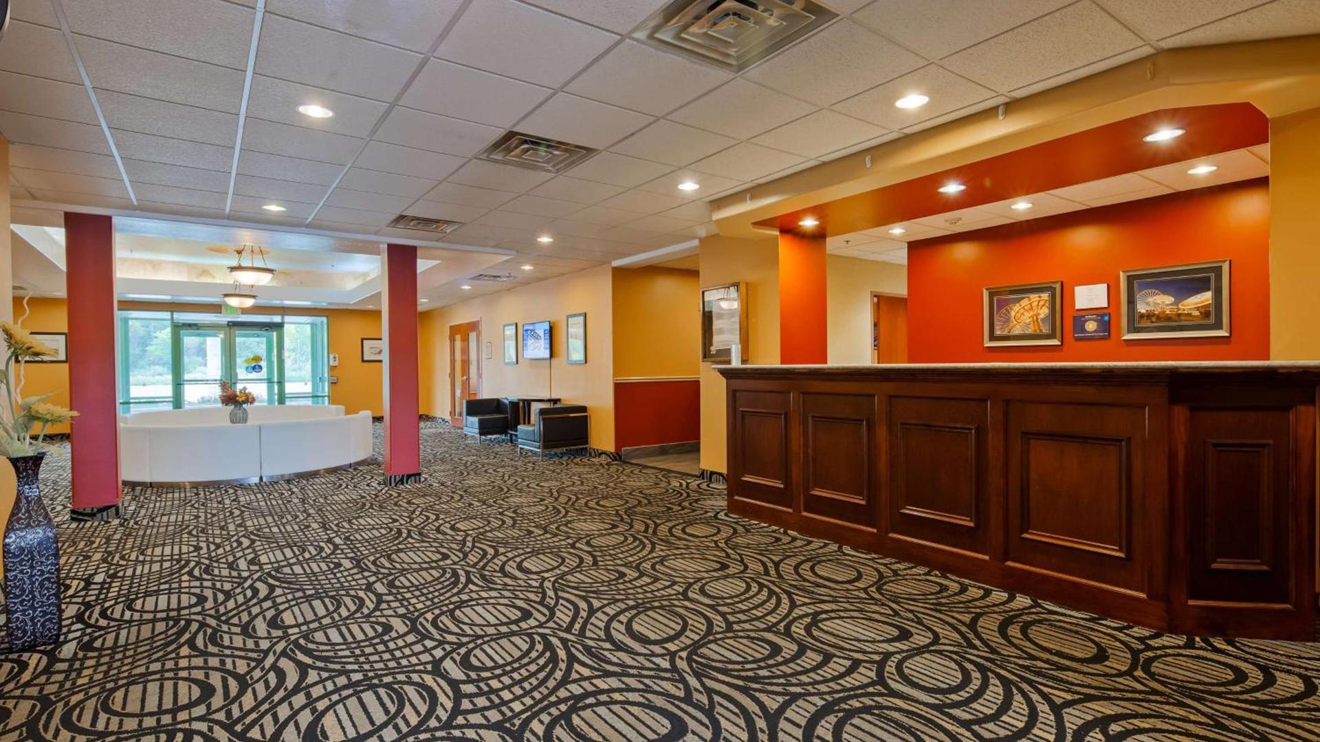 Best Western the Inn at the Fairgrounds photo 9