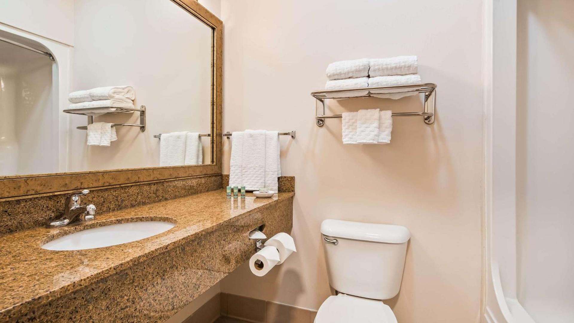 Best Western Brookfield photo 10