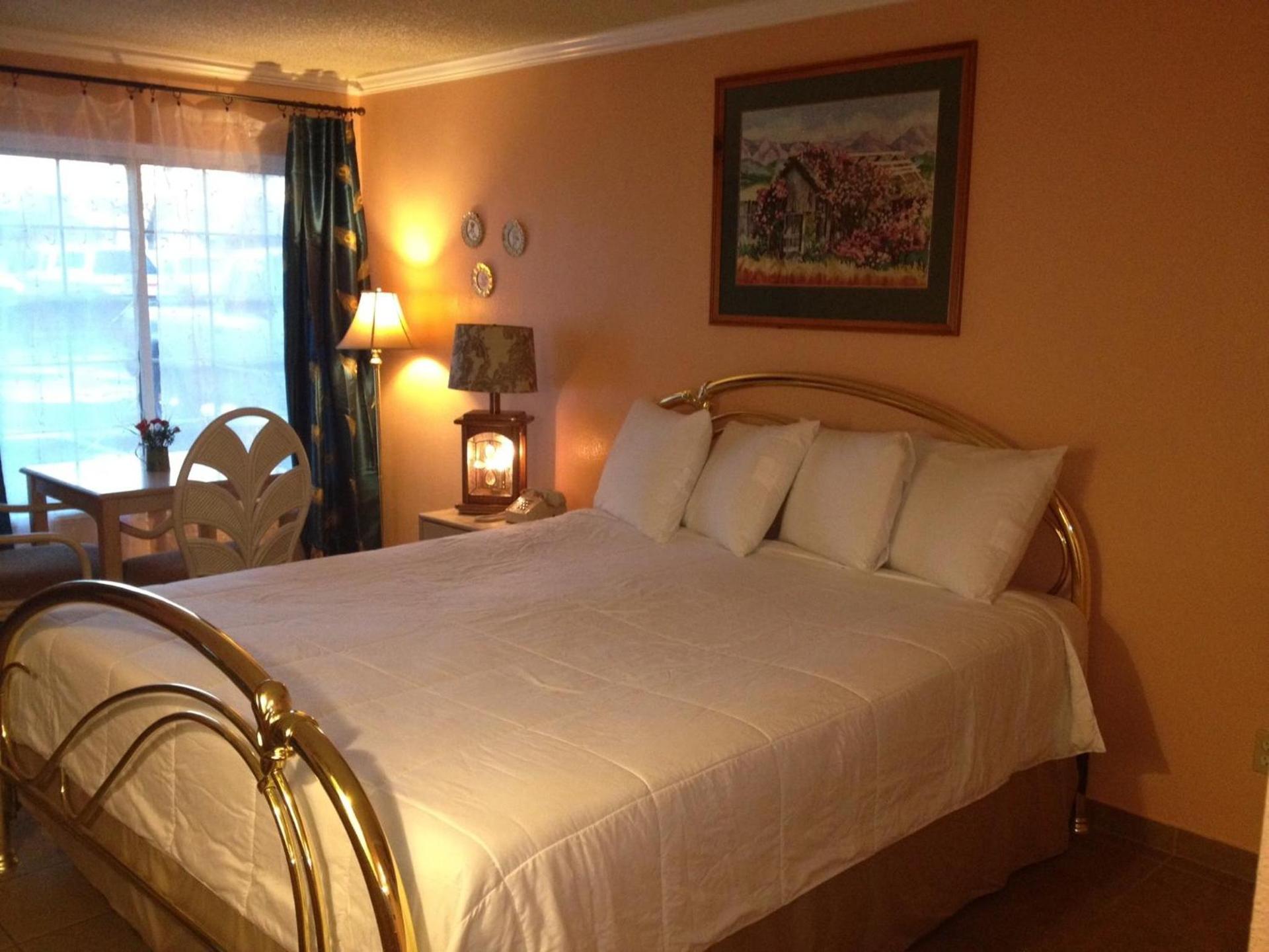 Victorian Inn photo 3