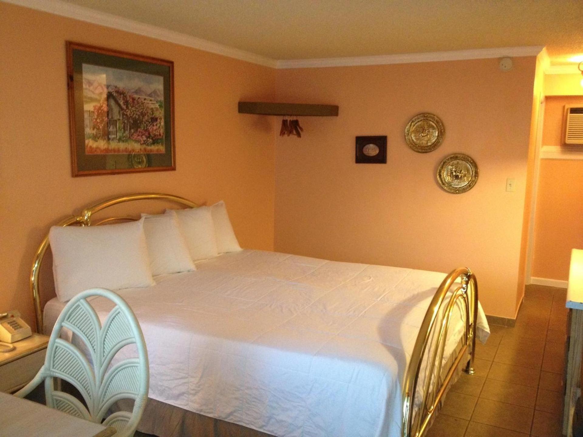 Victorian Inn photo 13