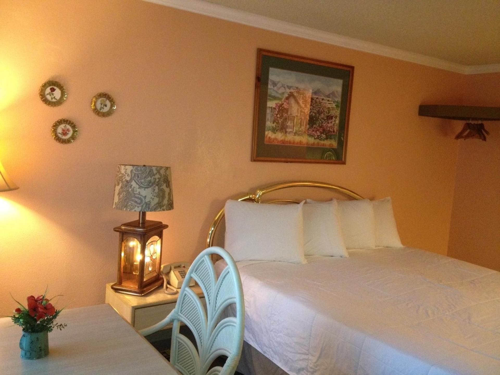Victorian Inn photo 10