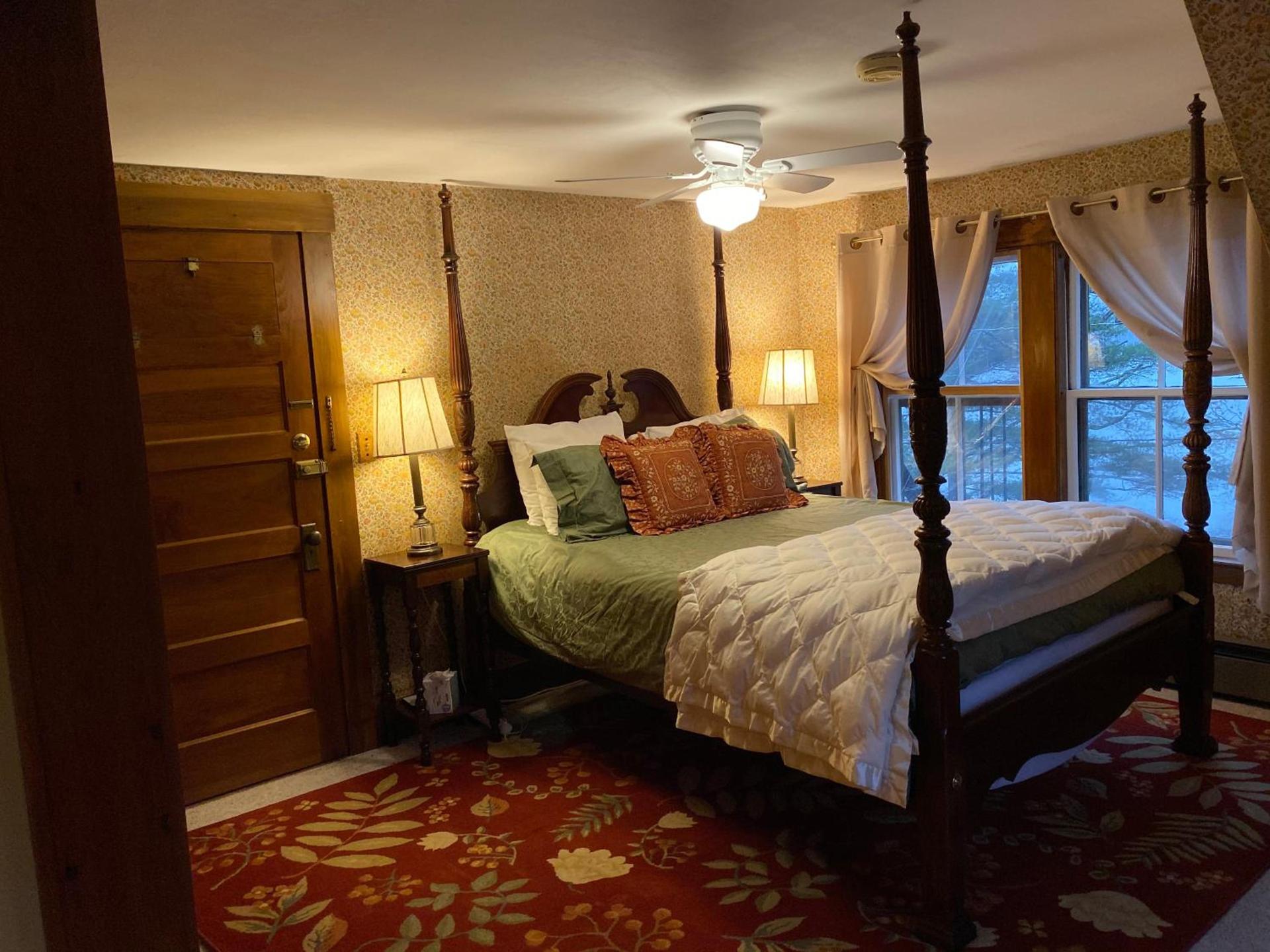 Follansbee Inn photo 73