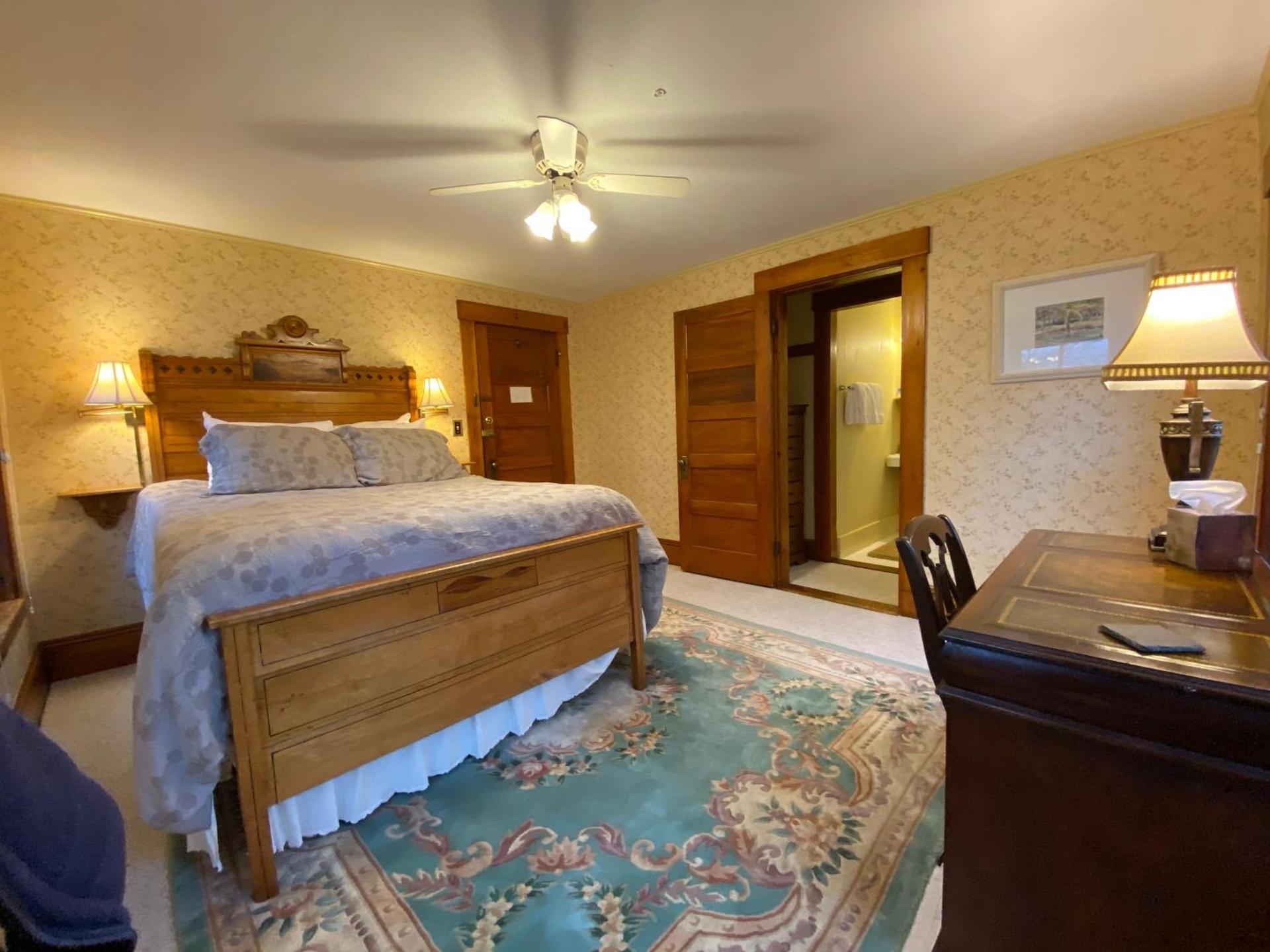 Follansbee Inn photo 60