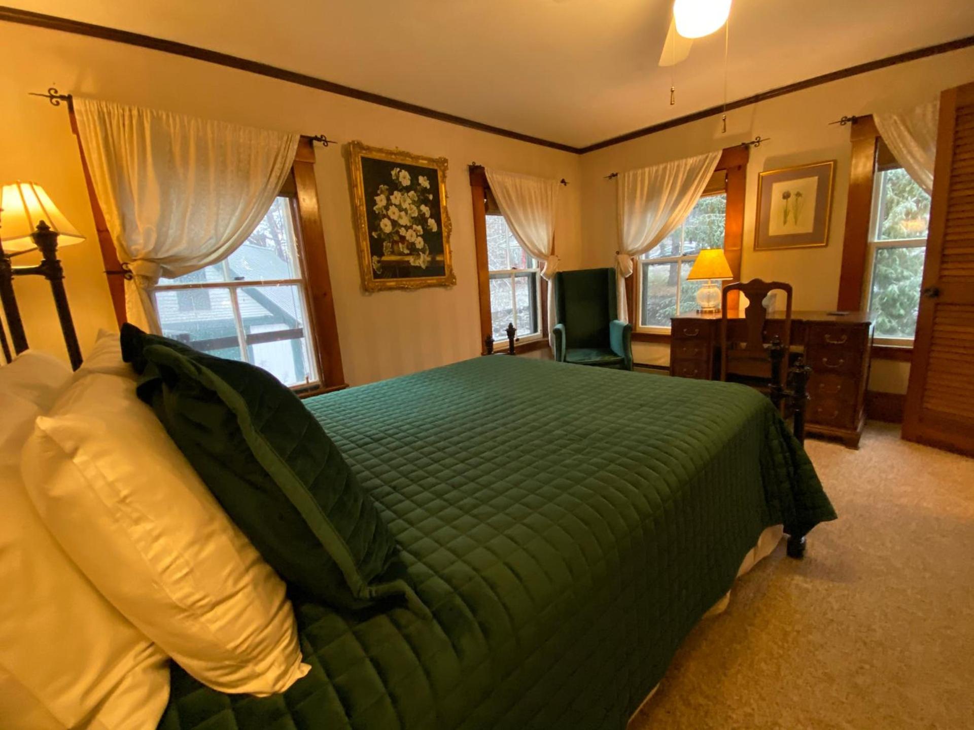 Follansbee Inn photo 52