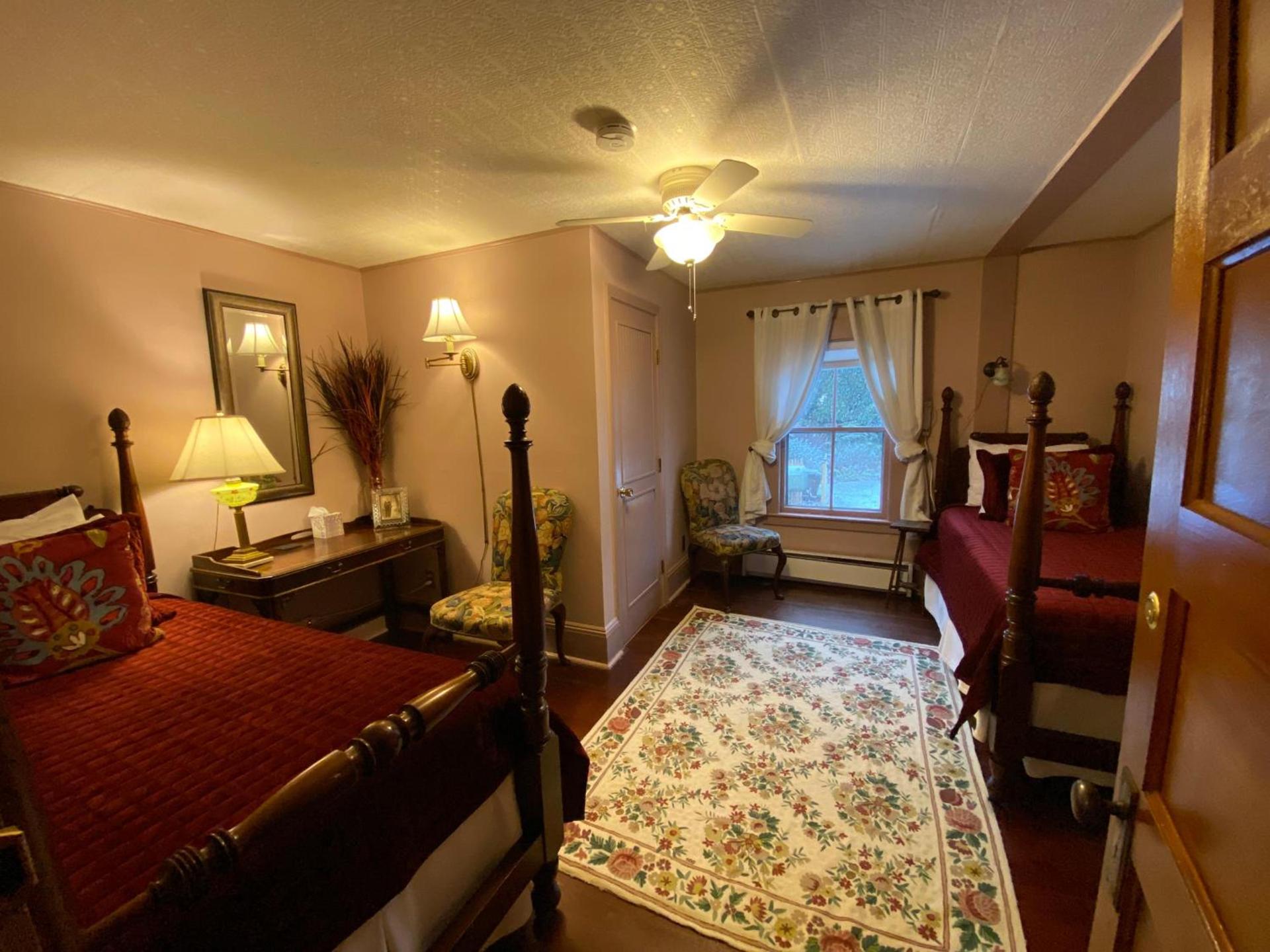 Follansbee Inn photo 50