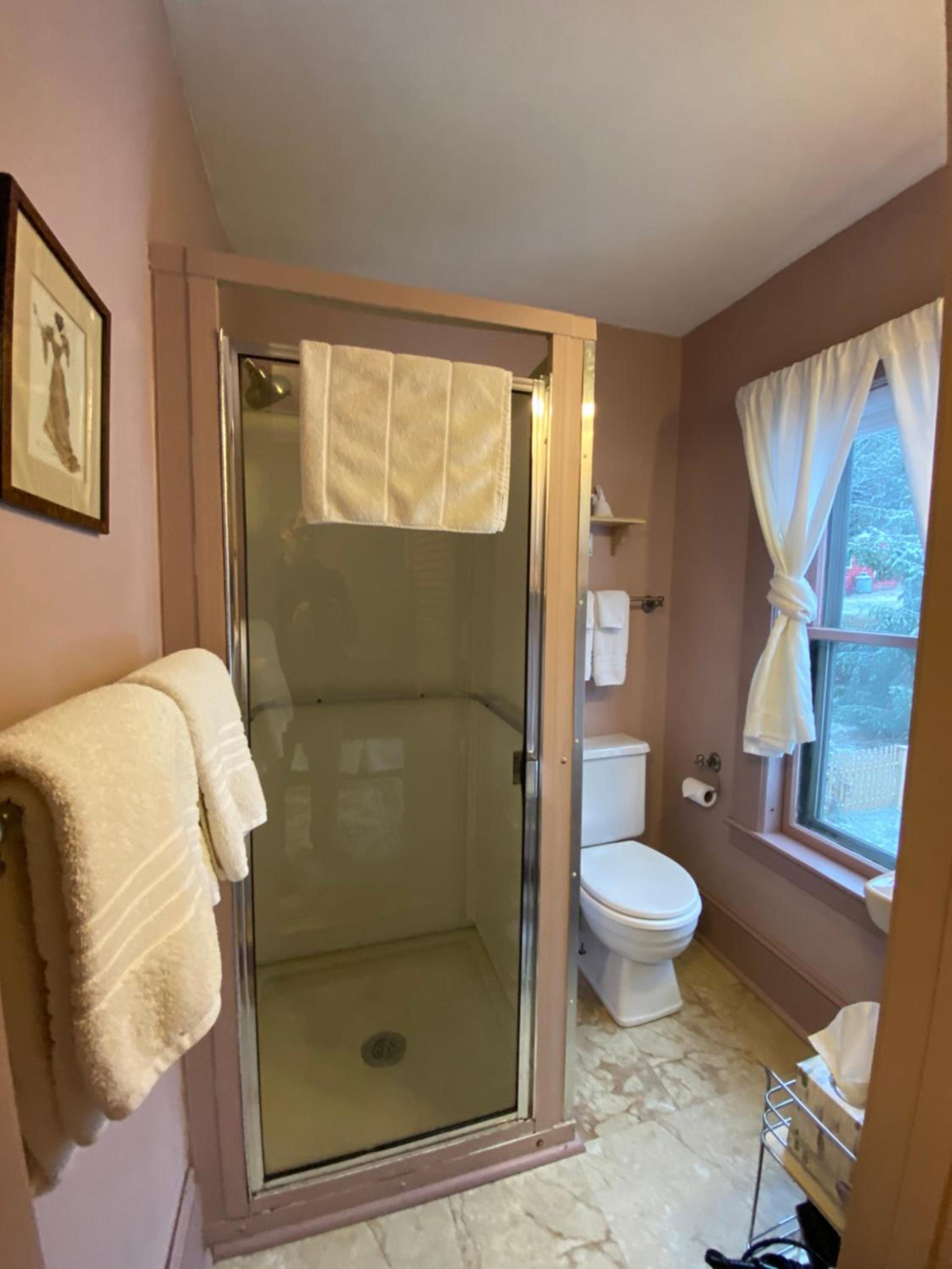 Follansbee Inn photo 16