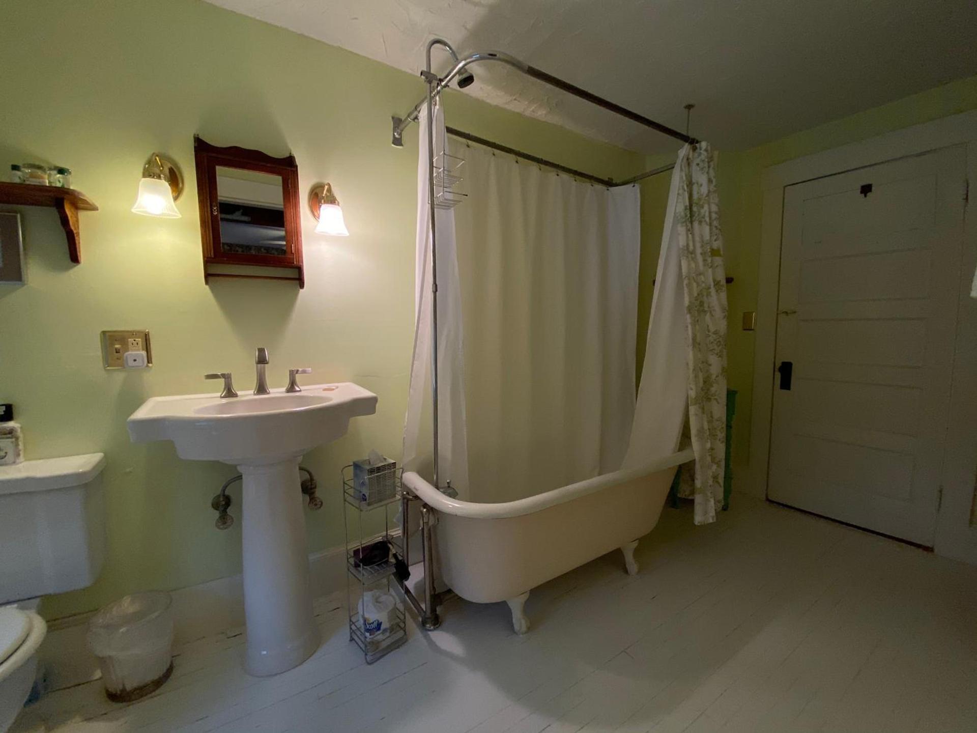Follansbee Inn photo 40