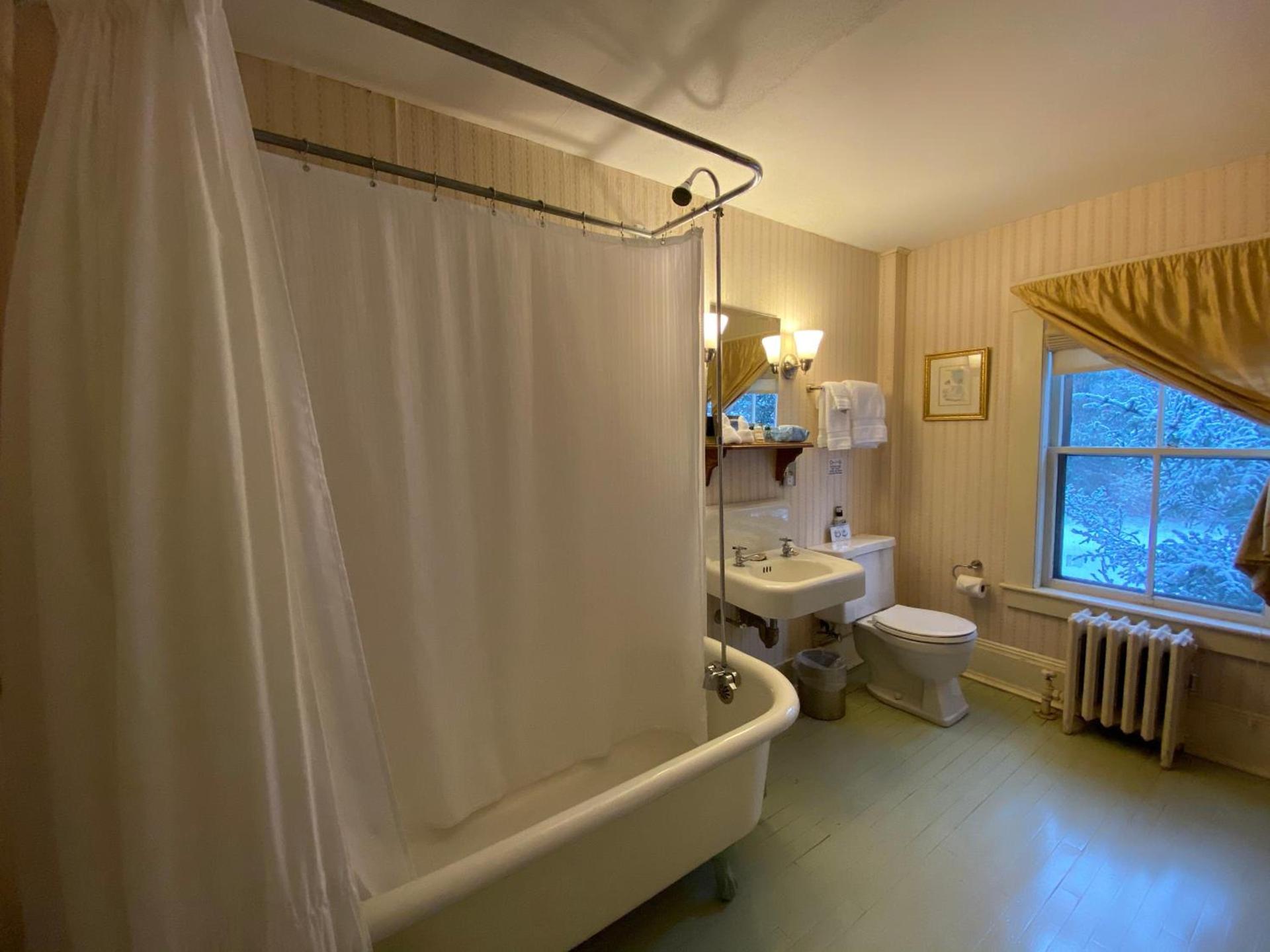 Follansbee Inn photo 31