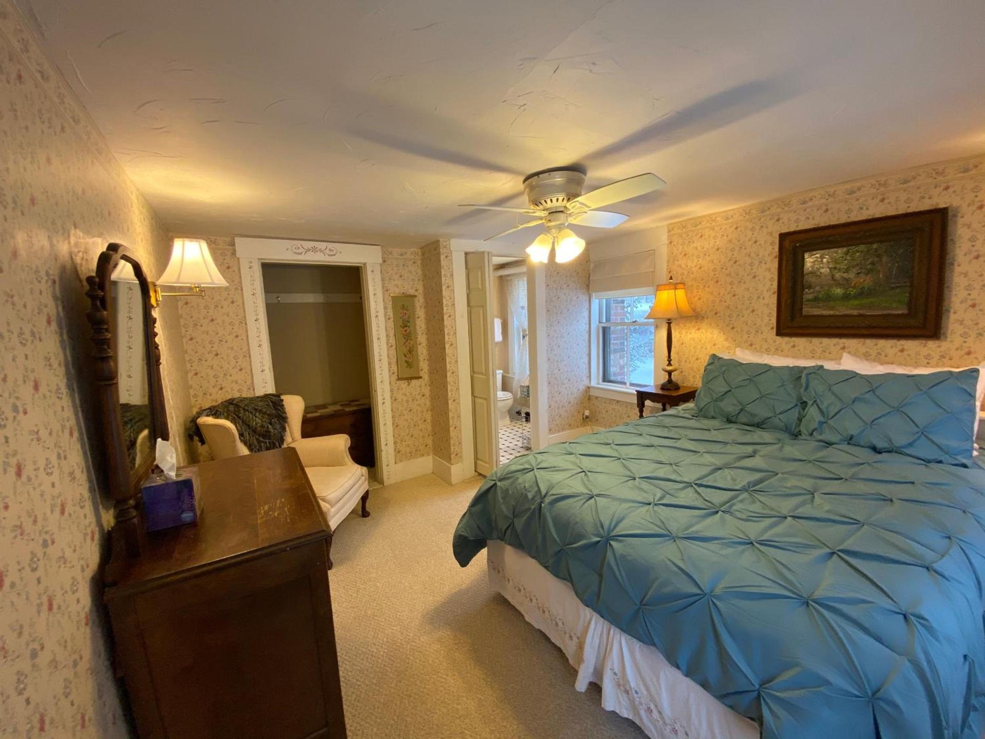 Follansbee Inn photo 30