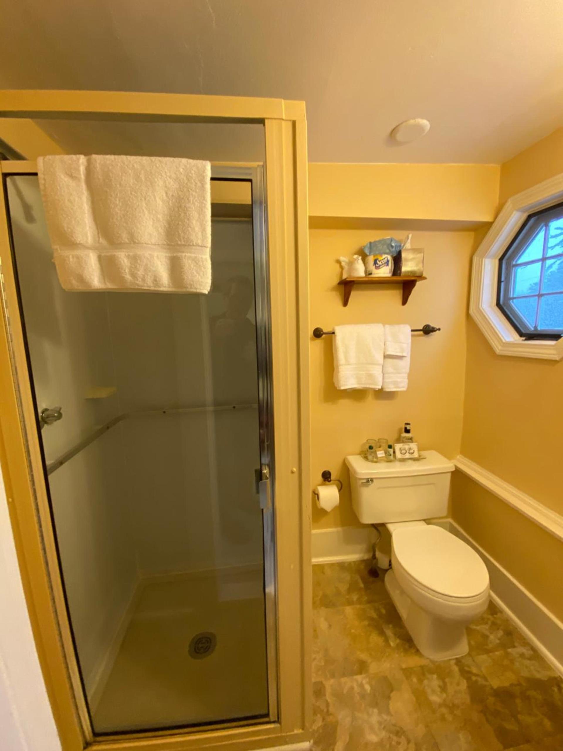 Follansbee Inn photo 26