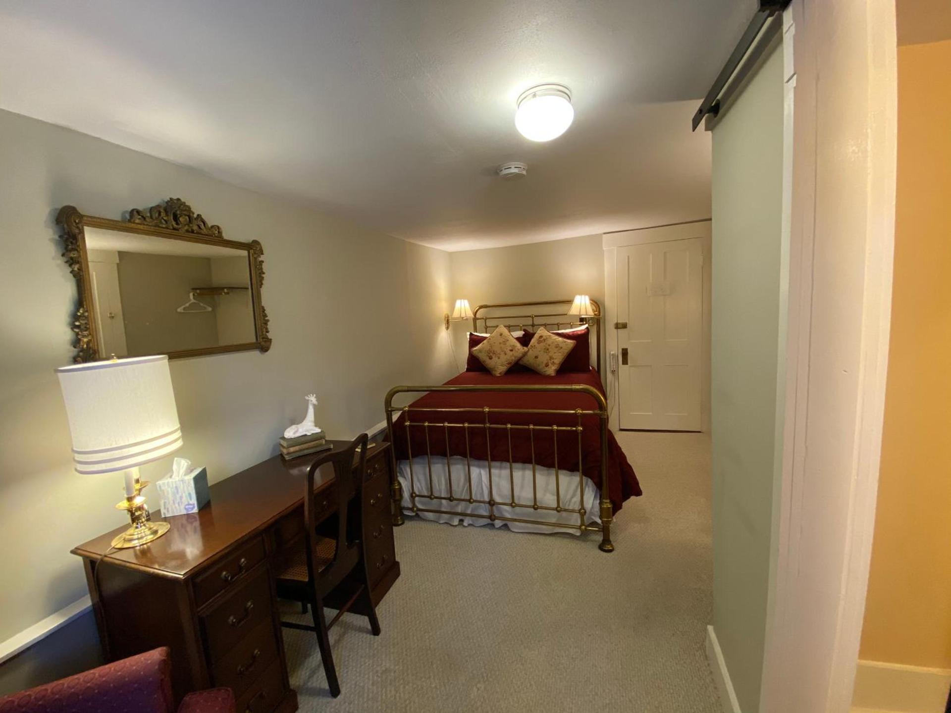 Follansbee Inn photo 25