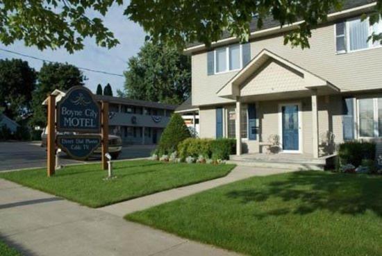 Boyne City Motel photo 1