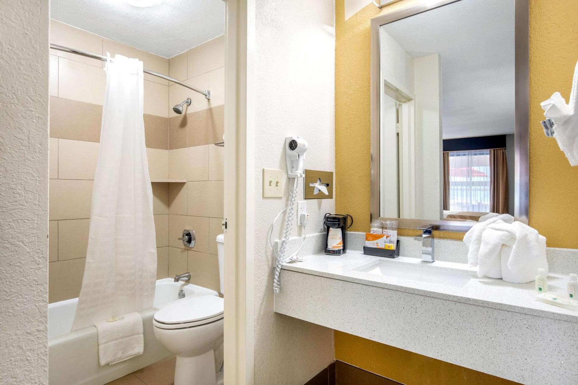 Quality Inn West Fort Worth photo 19