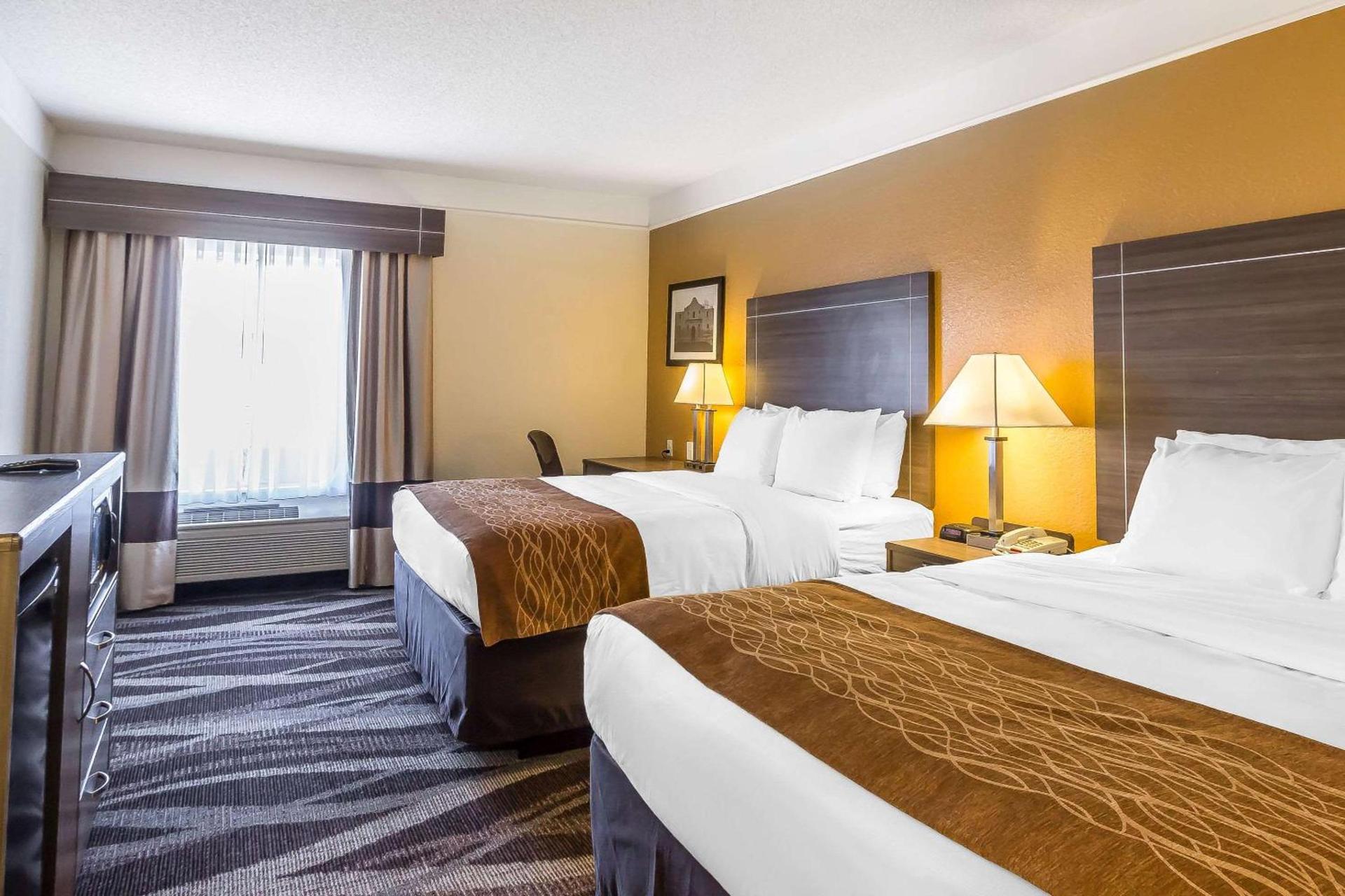 Comfort Inn near Frost Bank Center photo 6