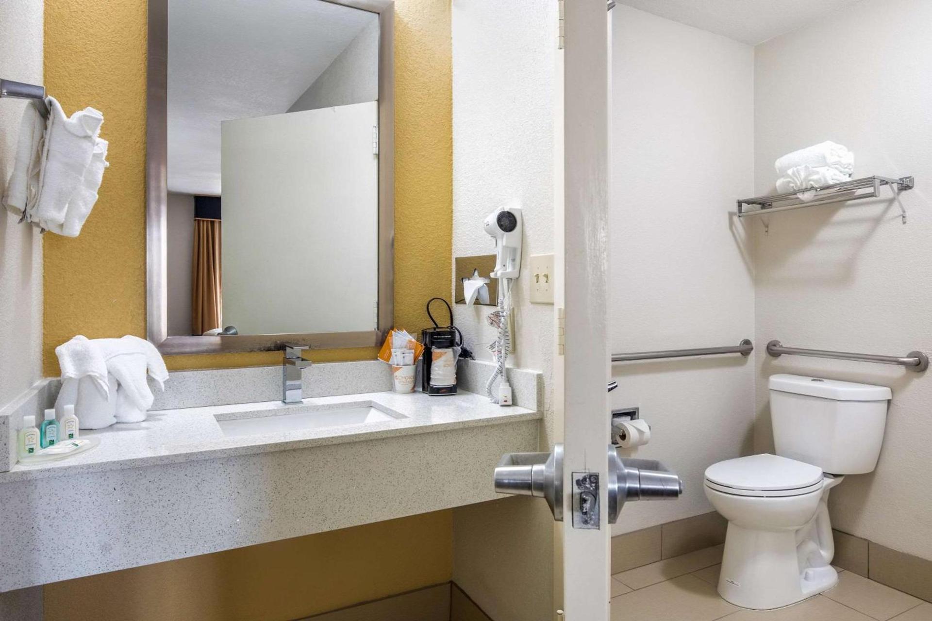 Quality Inn West Fort Worth photo 18