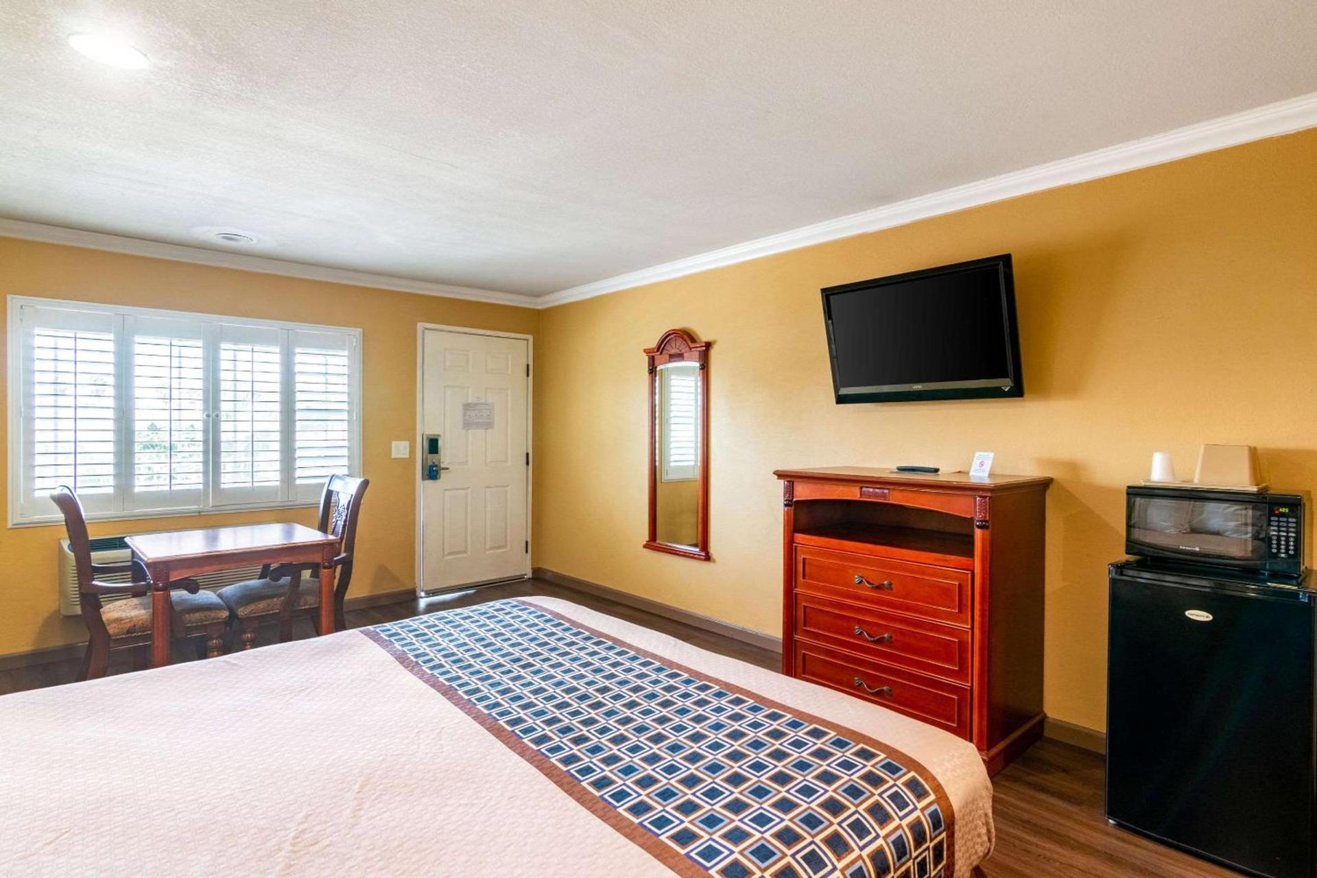 Rodeway Inn Artesia Cerritos photo 24