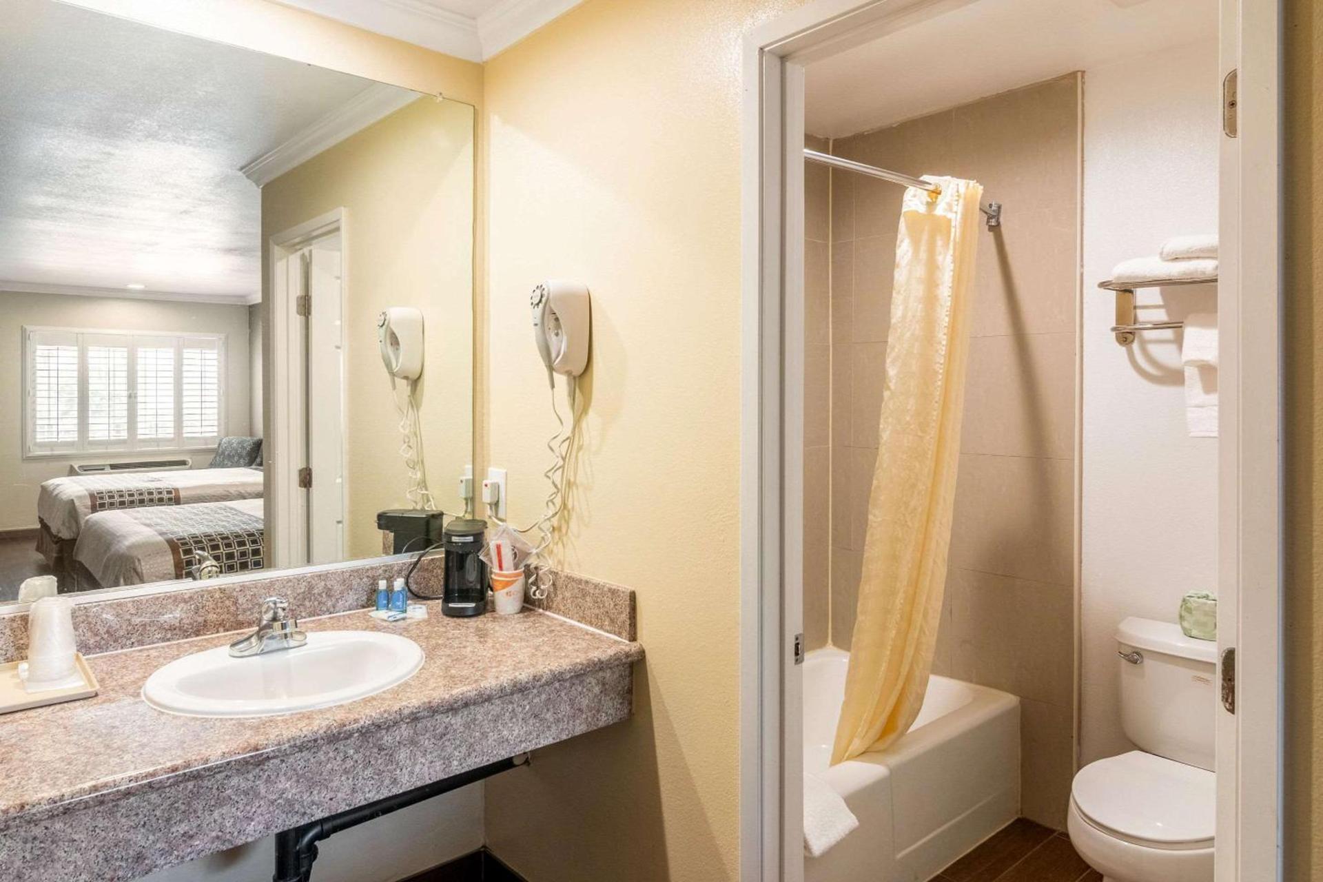 Rodeway Inn Artesia Cerritos photo 19