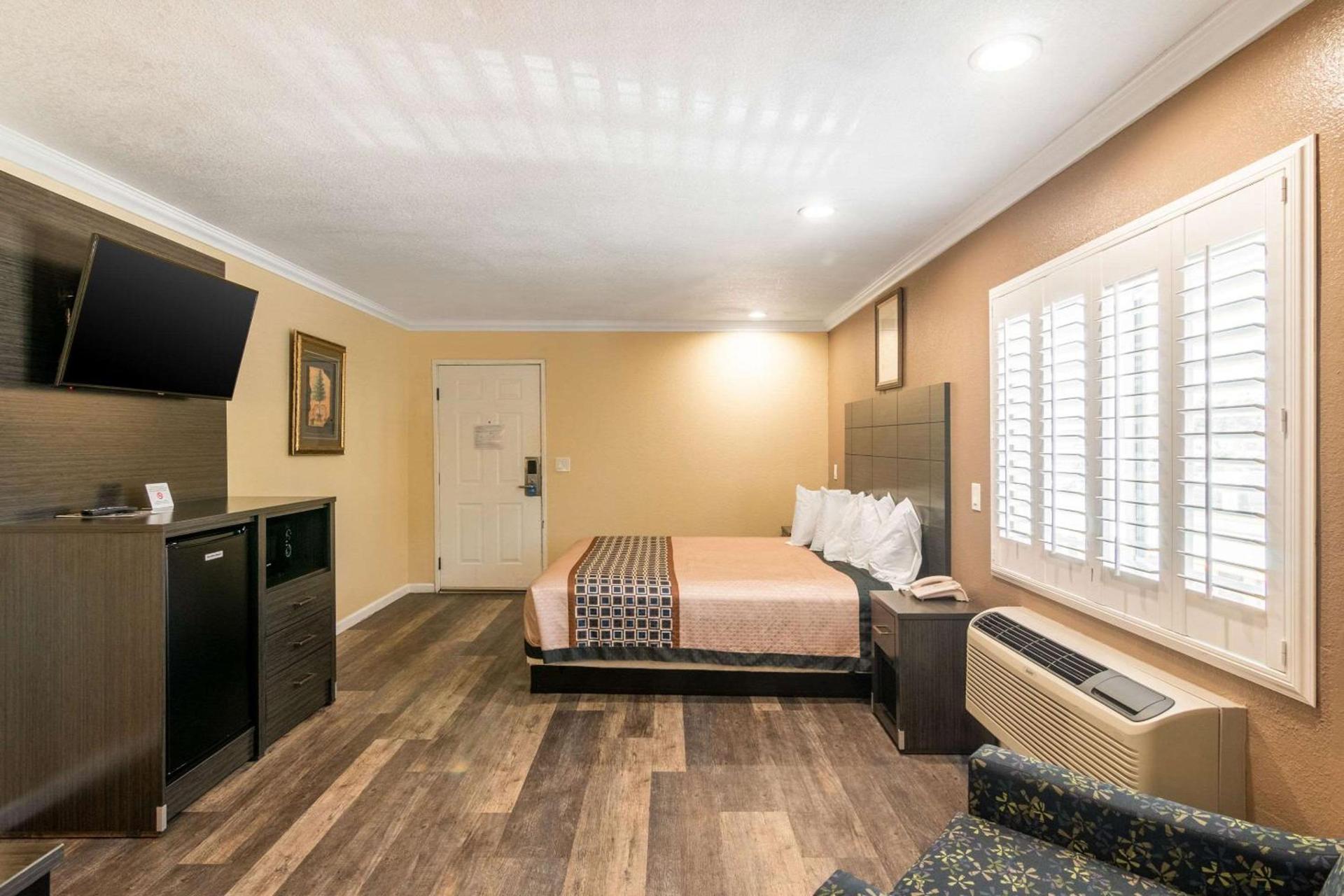 Rodeway Inn Artesia Cerritos photo 14