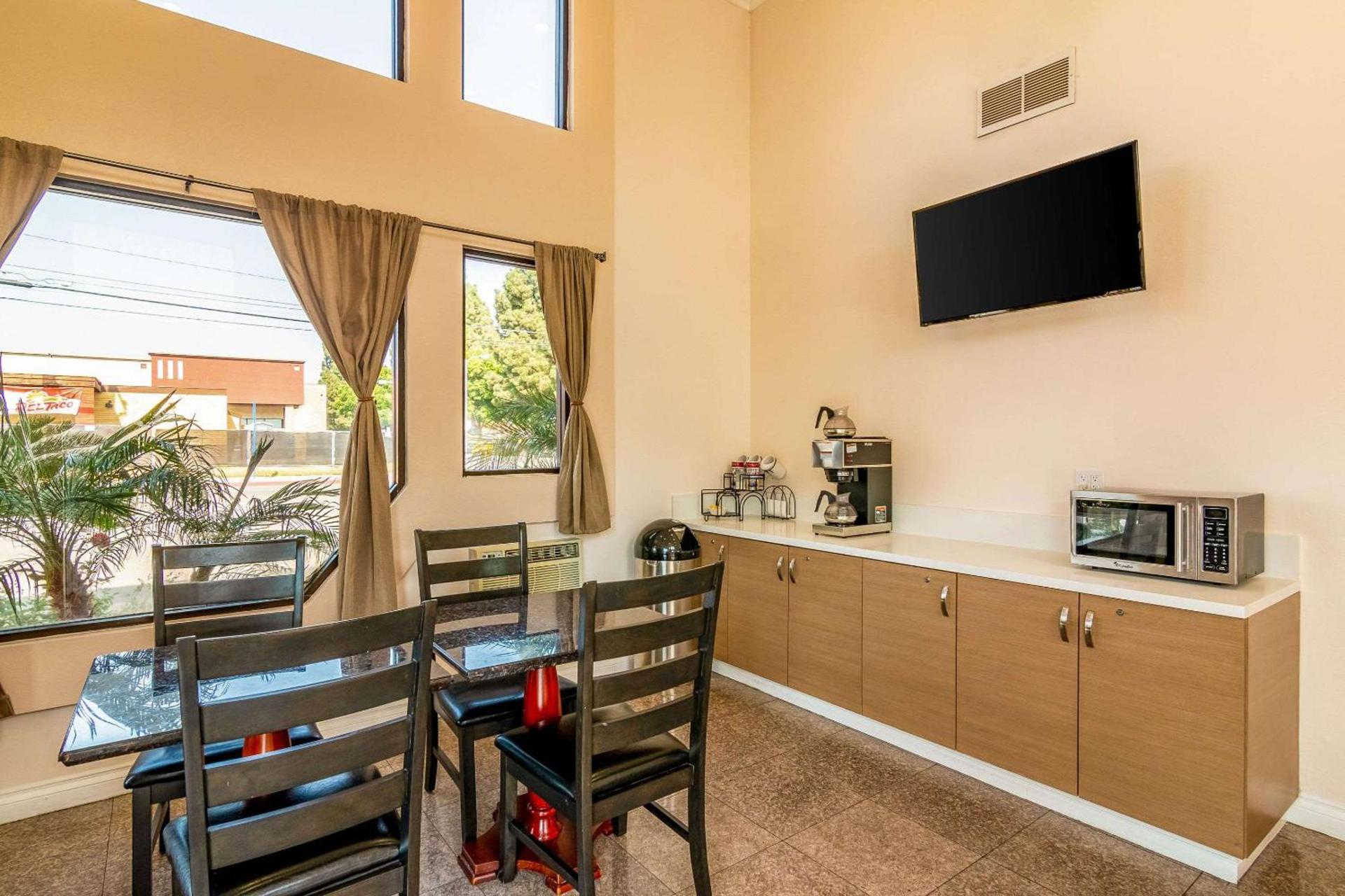 Rodeway Inn Artesia Cerritos photo 4