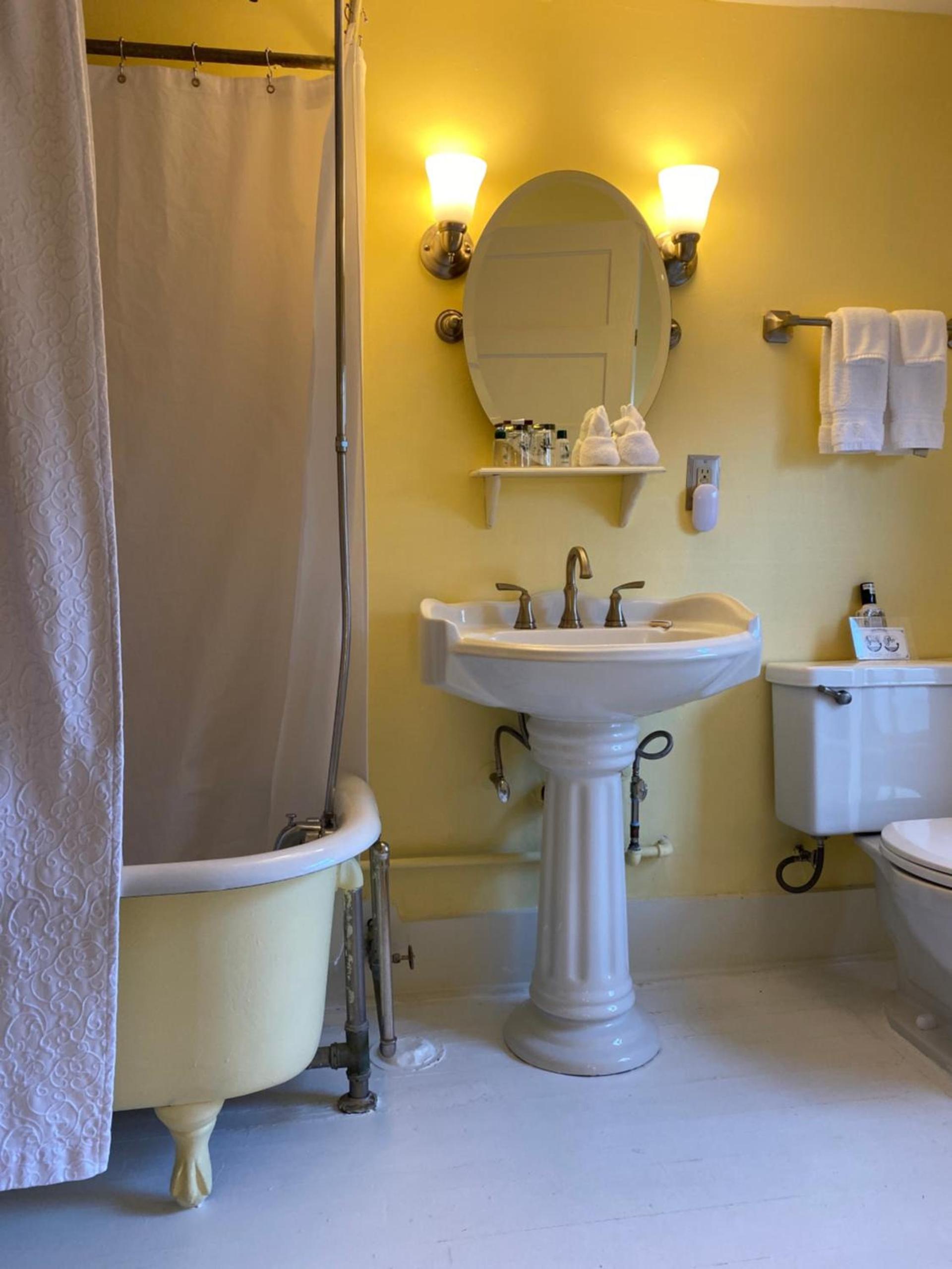 Follansbee Inn photo 17