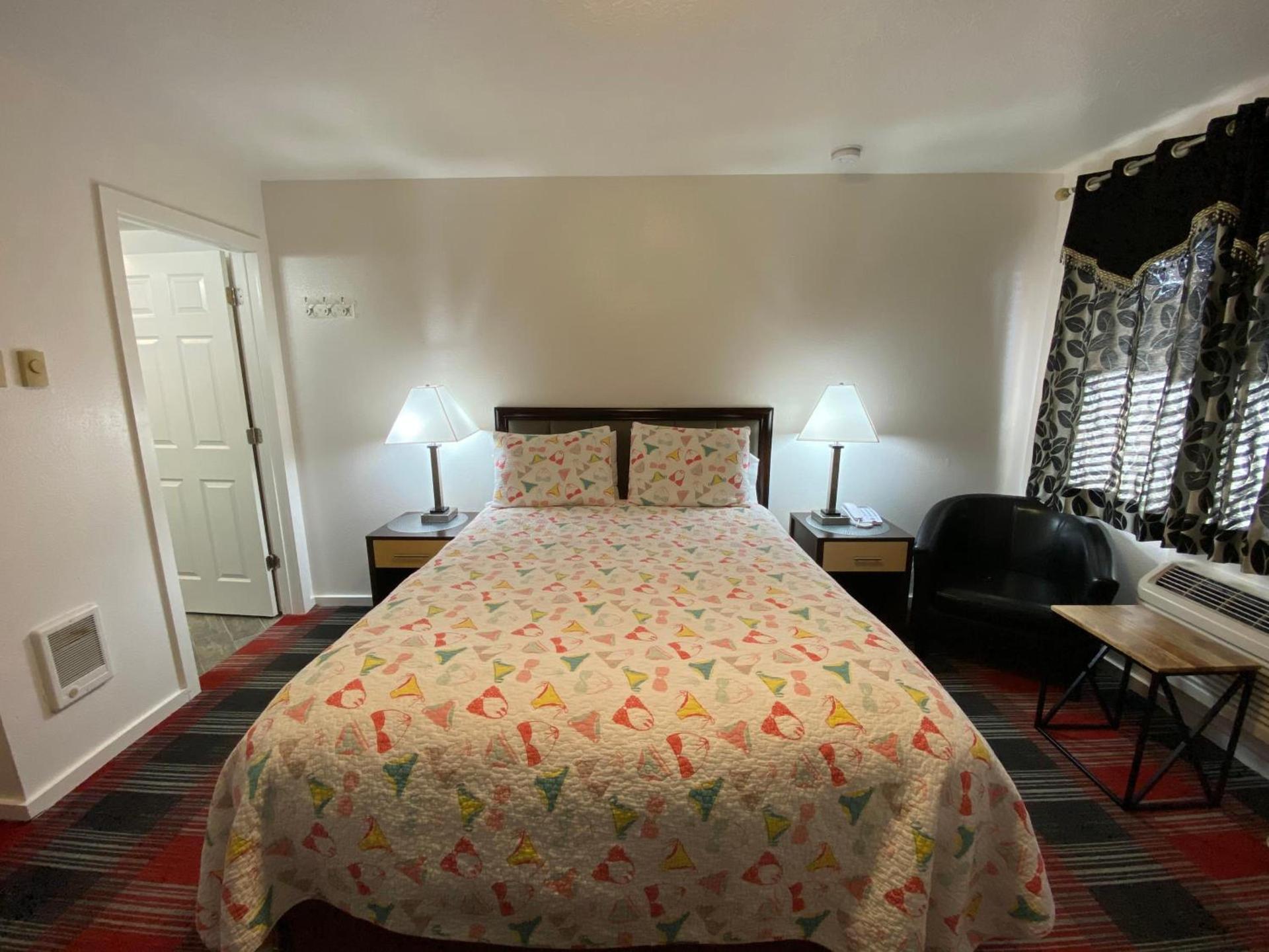 Motel West photo 16