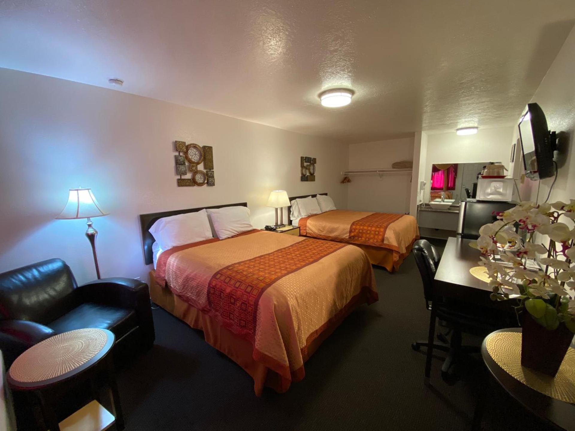 Motel West photo 92