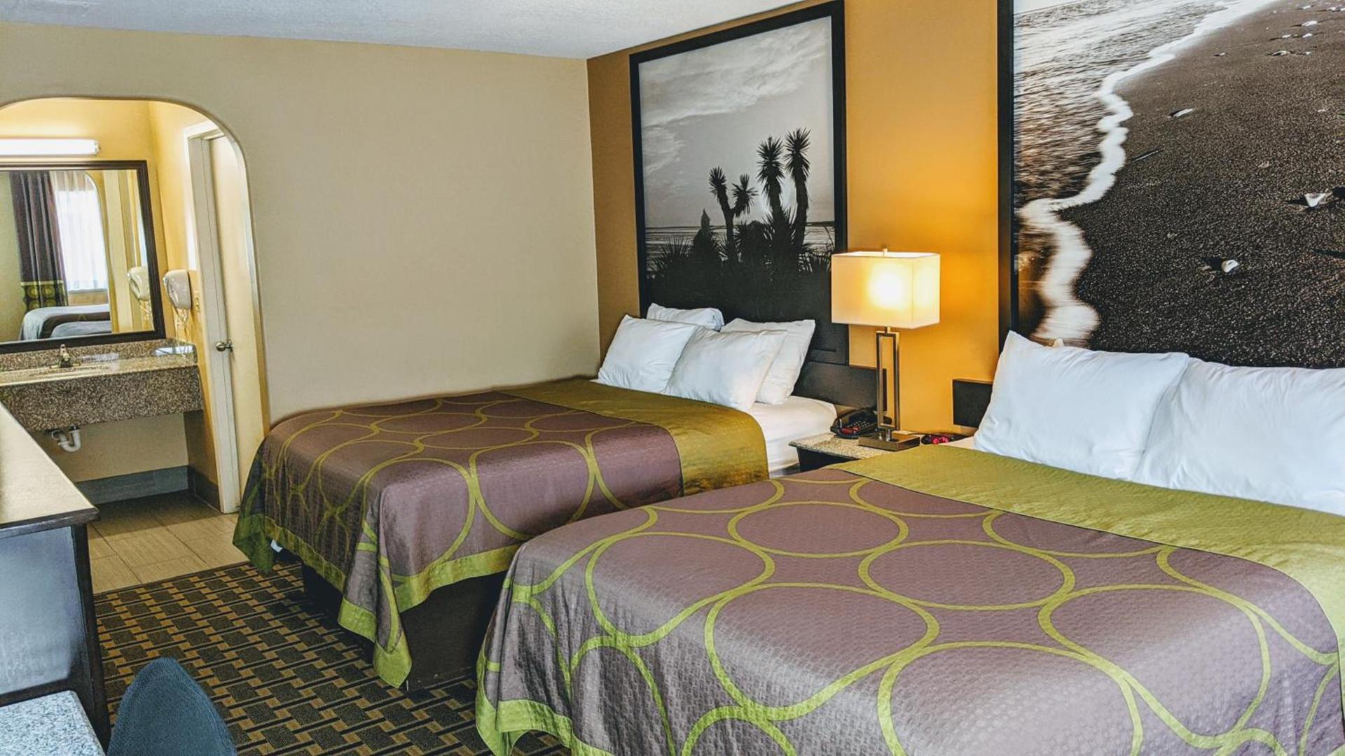 Super 8 by Wyndham Houston/Willowbrook Hwy 249 photo 44