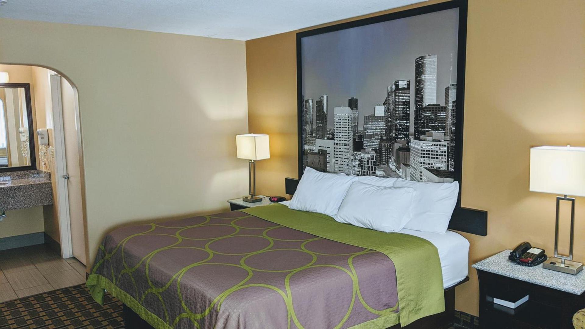 Super 8 by Wyndham Houston/Willowbrook Hwy 249 photo 25