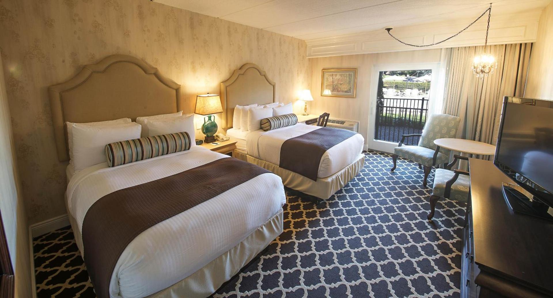 Molly Pitcher Inn photo 2