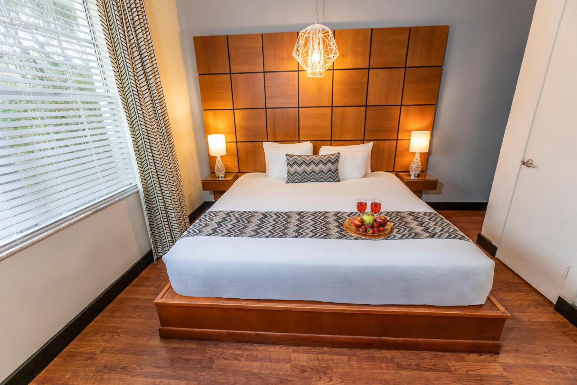 Chesterfield Hotel & Suites photo 43