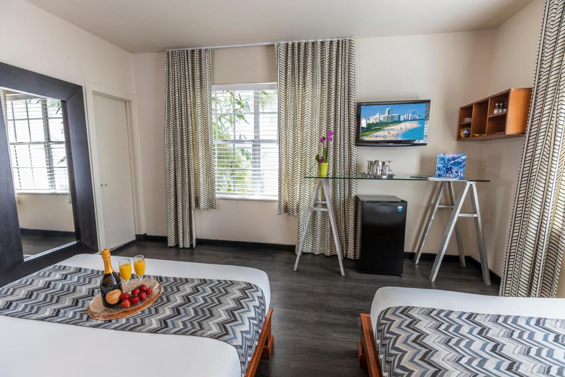 Chesterfield Hotel & Suites photo 41