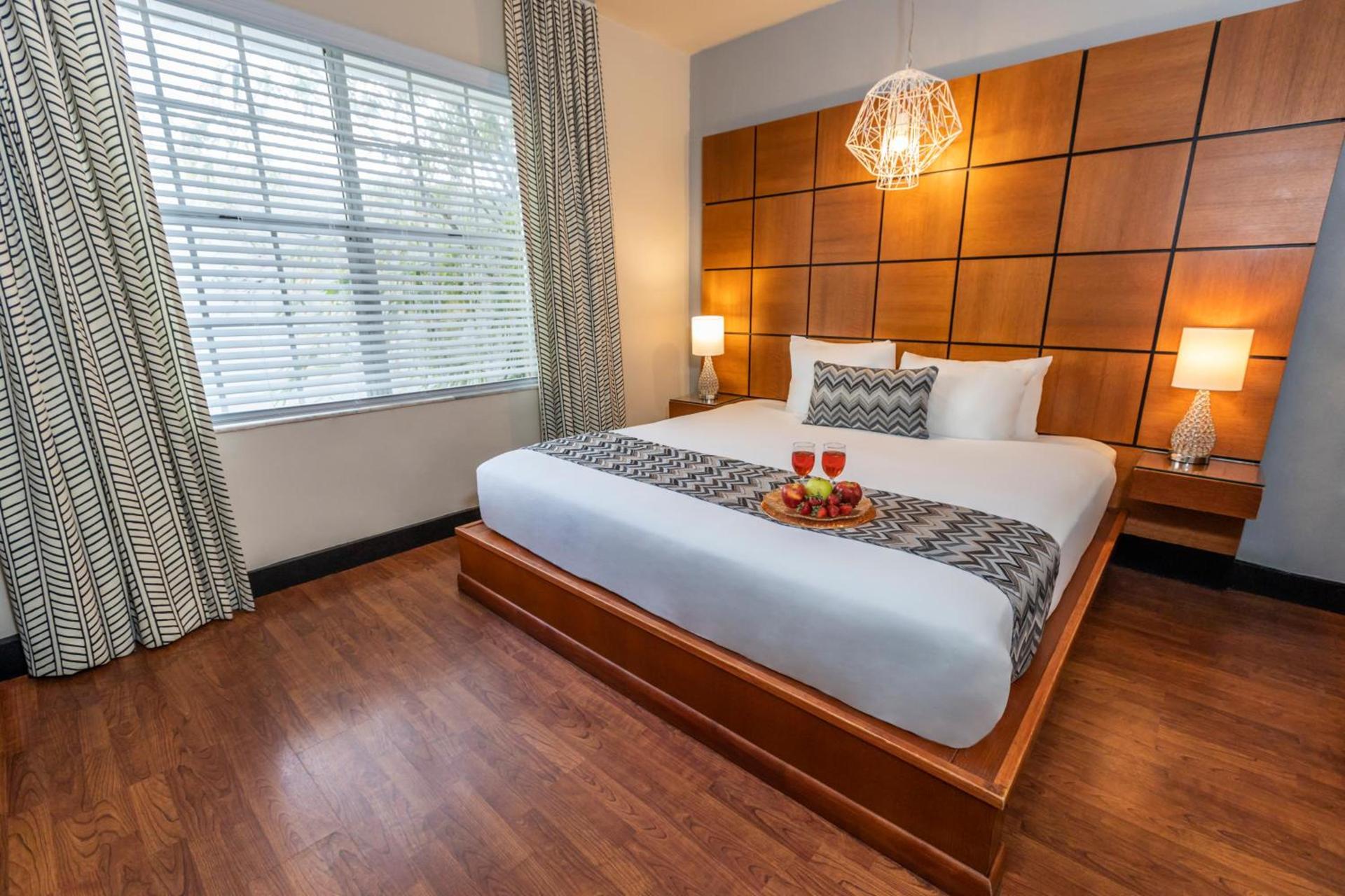 Chesterfield Hotel & Suites photo 32