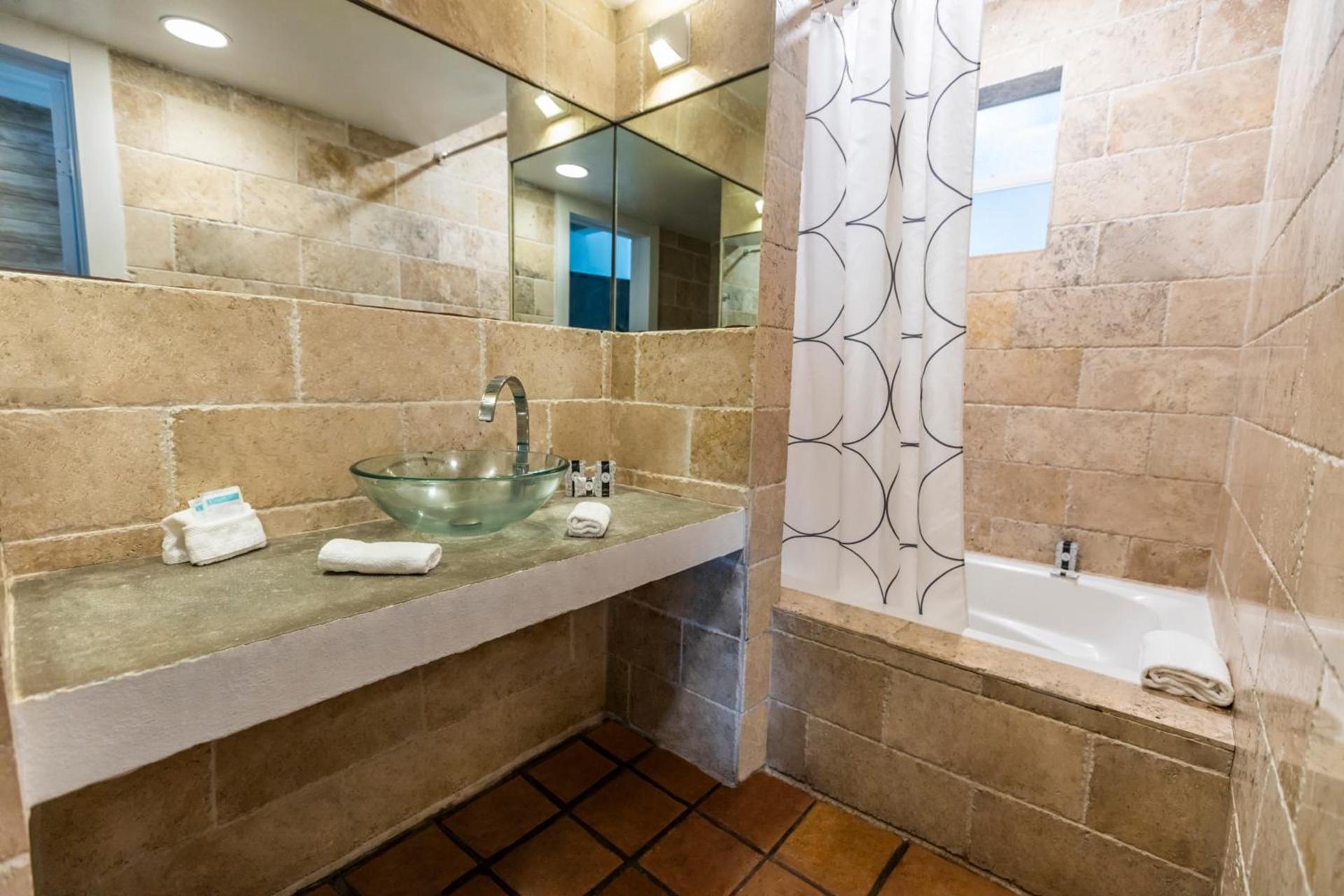 Chesterfield Hotel & Suites photo 15