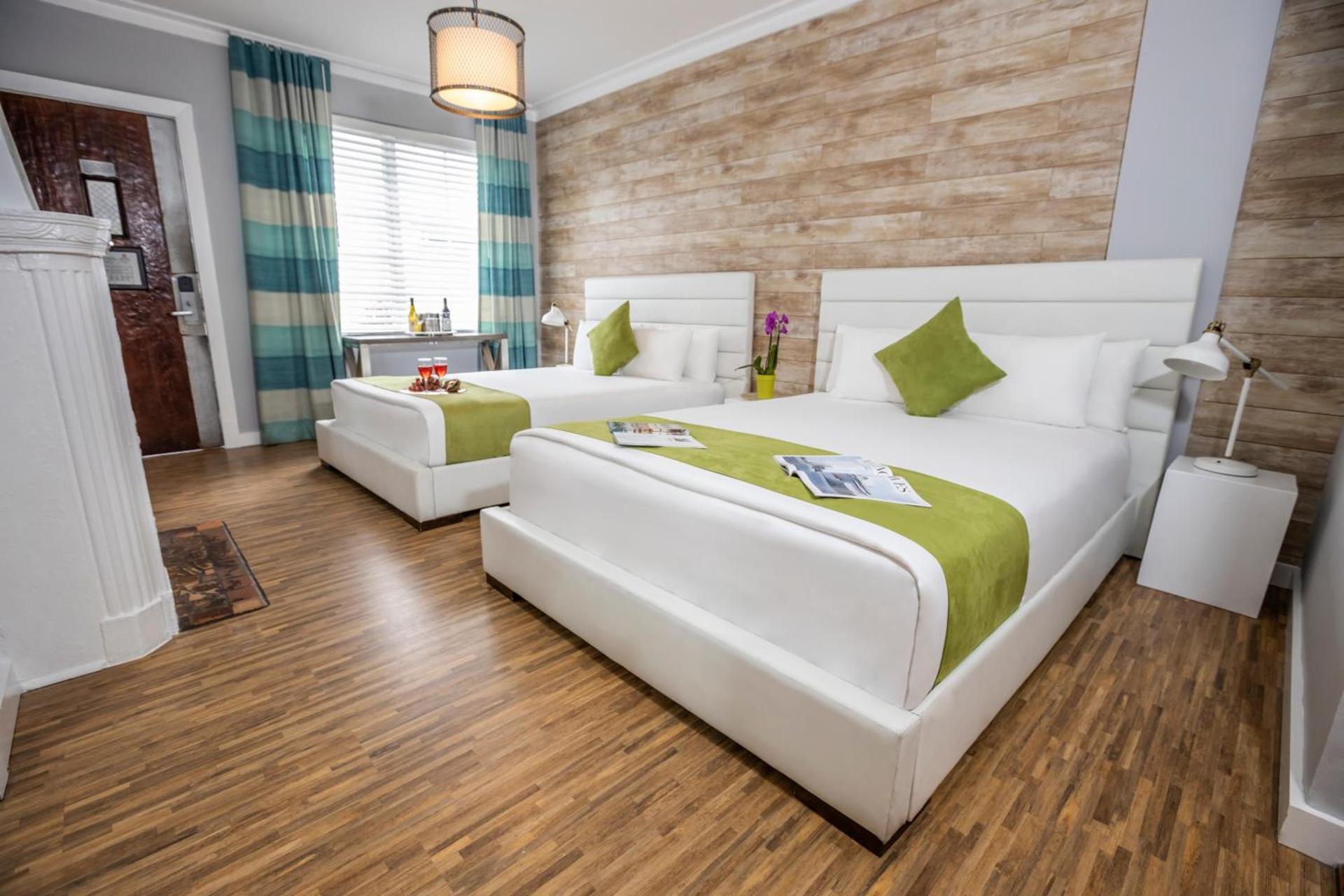 Chesterfield Hotel & Suites photo 17