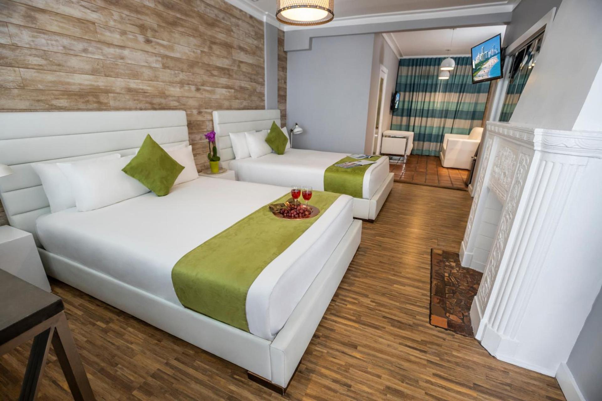 Chesterfield Hotel & Suites photo 14