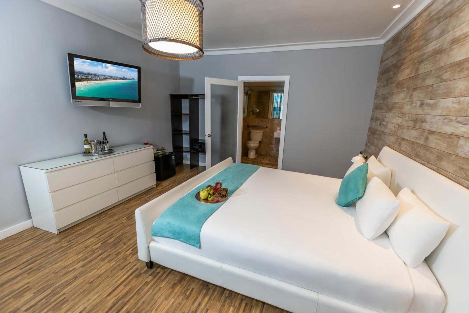 Chesterfield Hotel & Suites photo 16