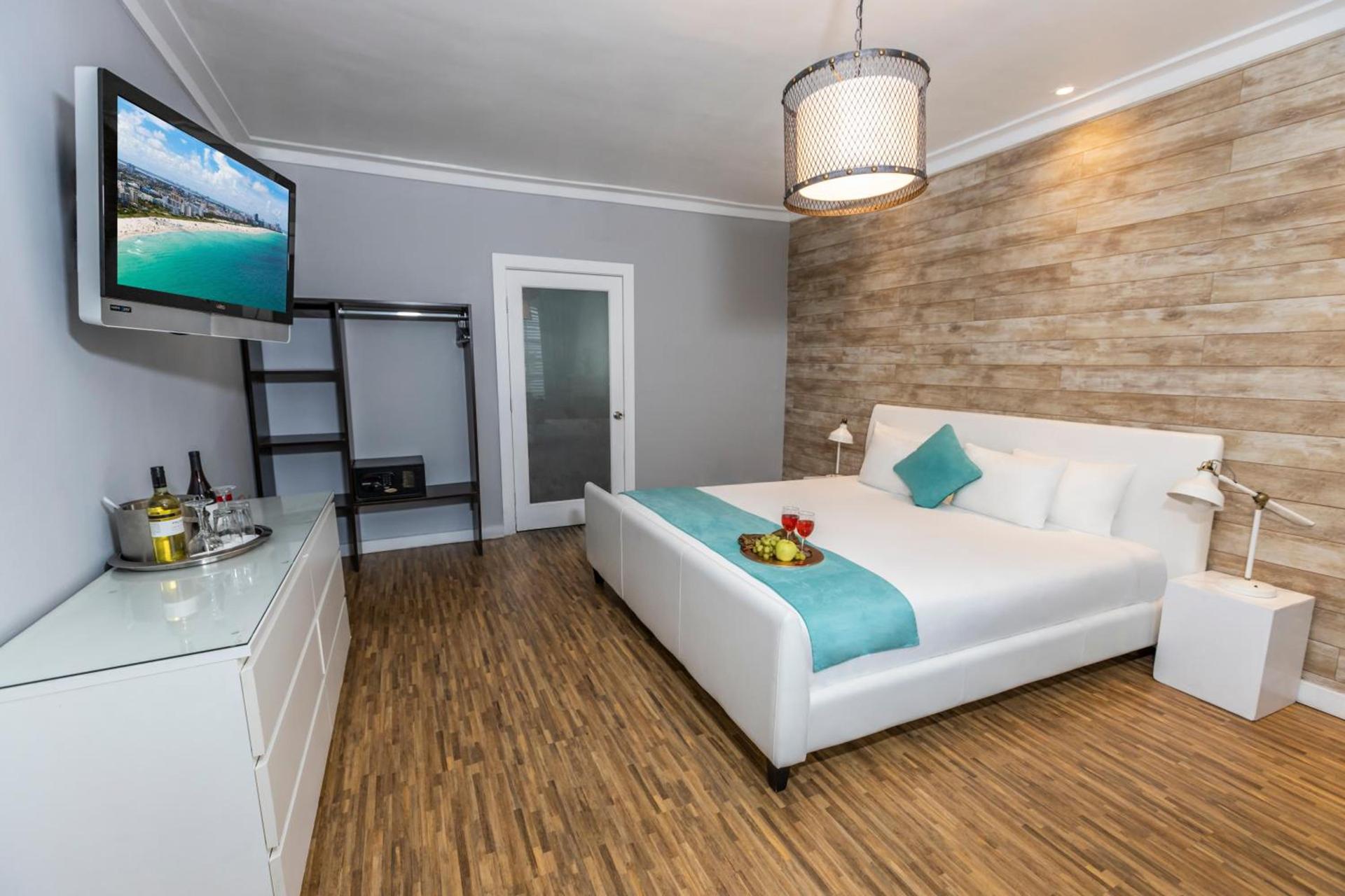 Chesterfield Hotel & Suites photo 23