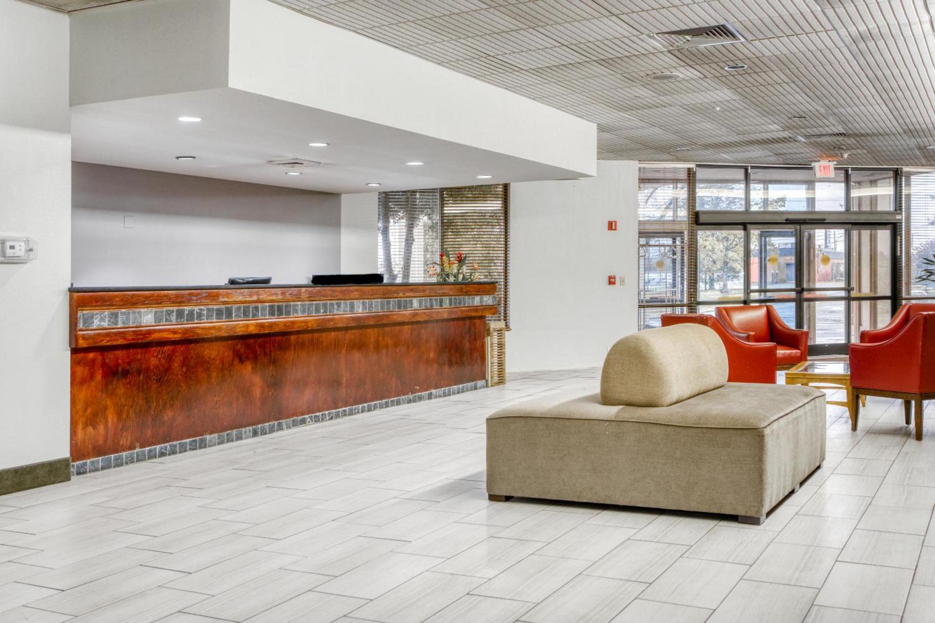OYO Hotel Burlington South photo 7